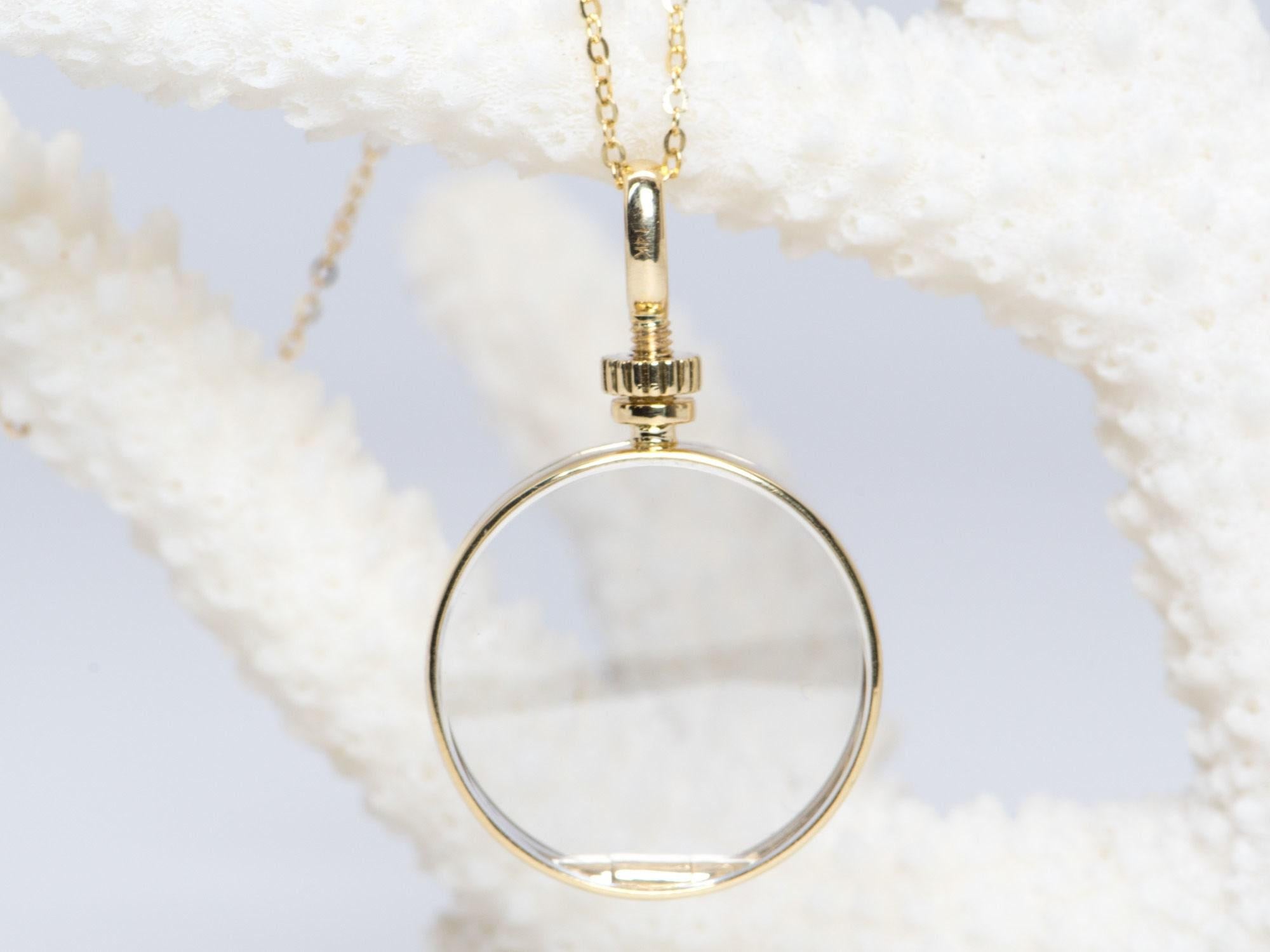 ♥ Solid 14K Gold Shaker Locket Pendant with An Openable Screw Top for Storing Gemstones, Hair, etc.
♥ The clear glass is made from high quality lab-created sapphire glass, the same kind that is used in luxury watch faces. It ensures superb clarity