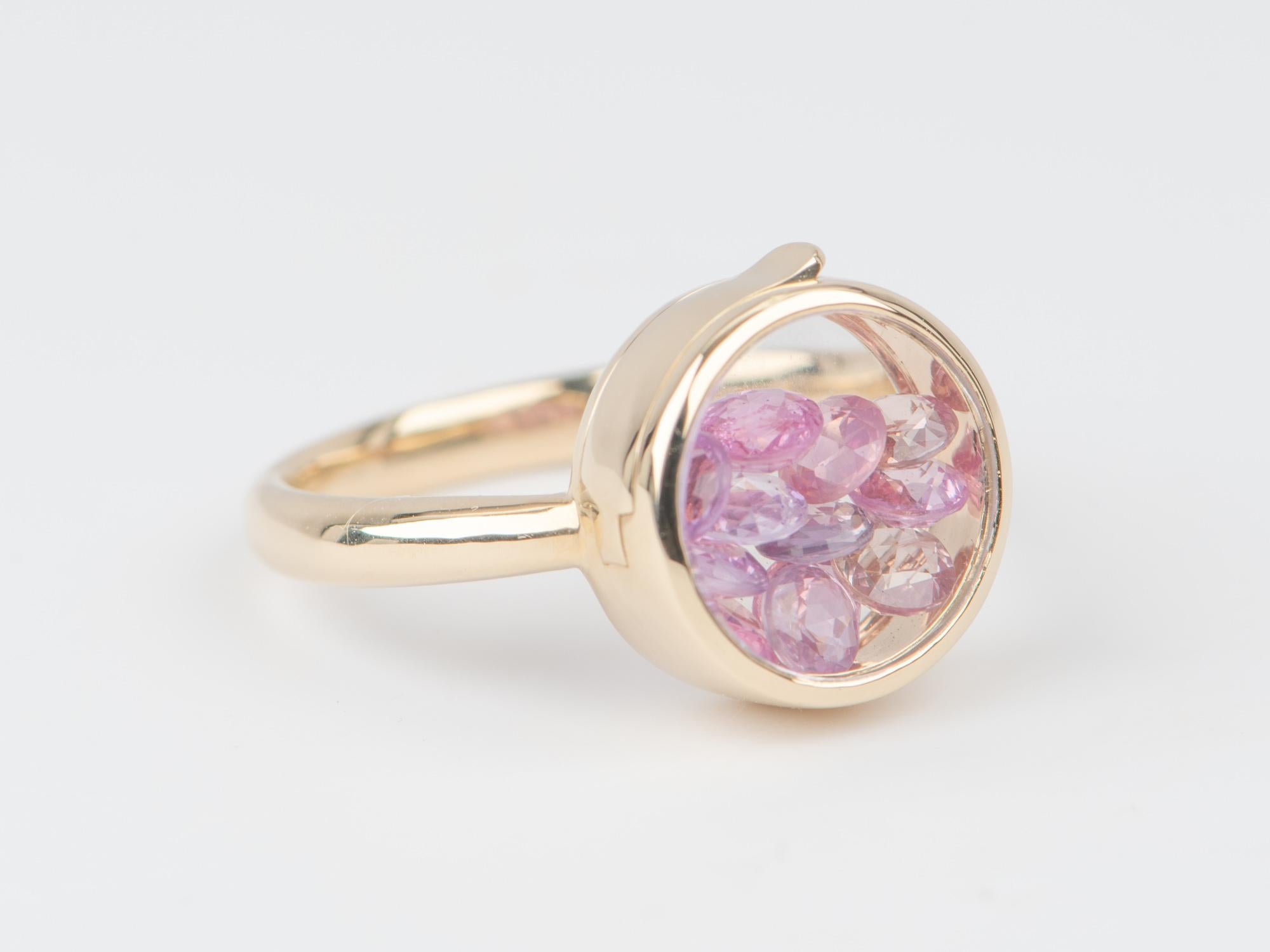 ♥ Massiv 14K Gold Shaker Medaillon Ring
♥ Die klaren Gläser sind hochwertige, im Labor hergestellte Saphirgläser, wie sie auch für die Zifferblätter von Luxusuhren verwendet werden. Es gewährleistet eine hervorragende Klarheit und Haltbarkeit (die