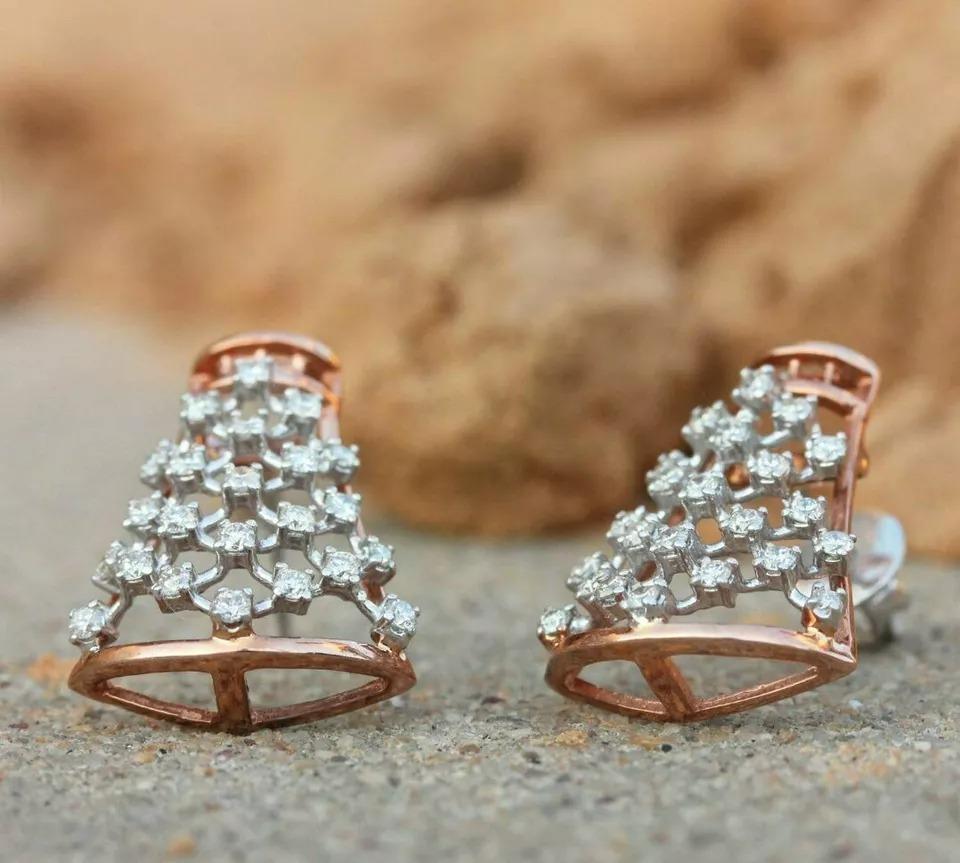 Ohrstecker aus massivem 14k Gold mit Diamanten als Designer-Ohrstecker im Zustand „Neu“ im Angebot in Chicago, IL