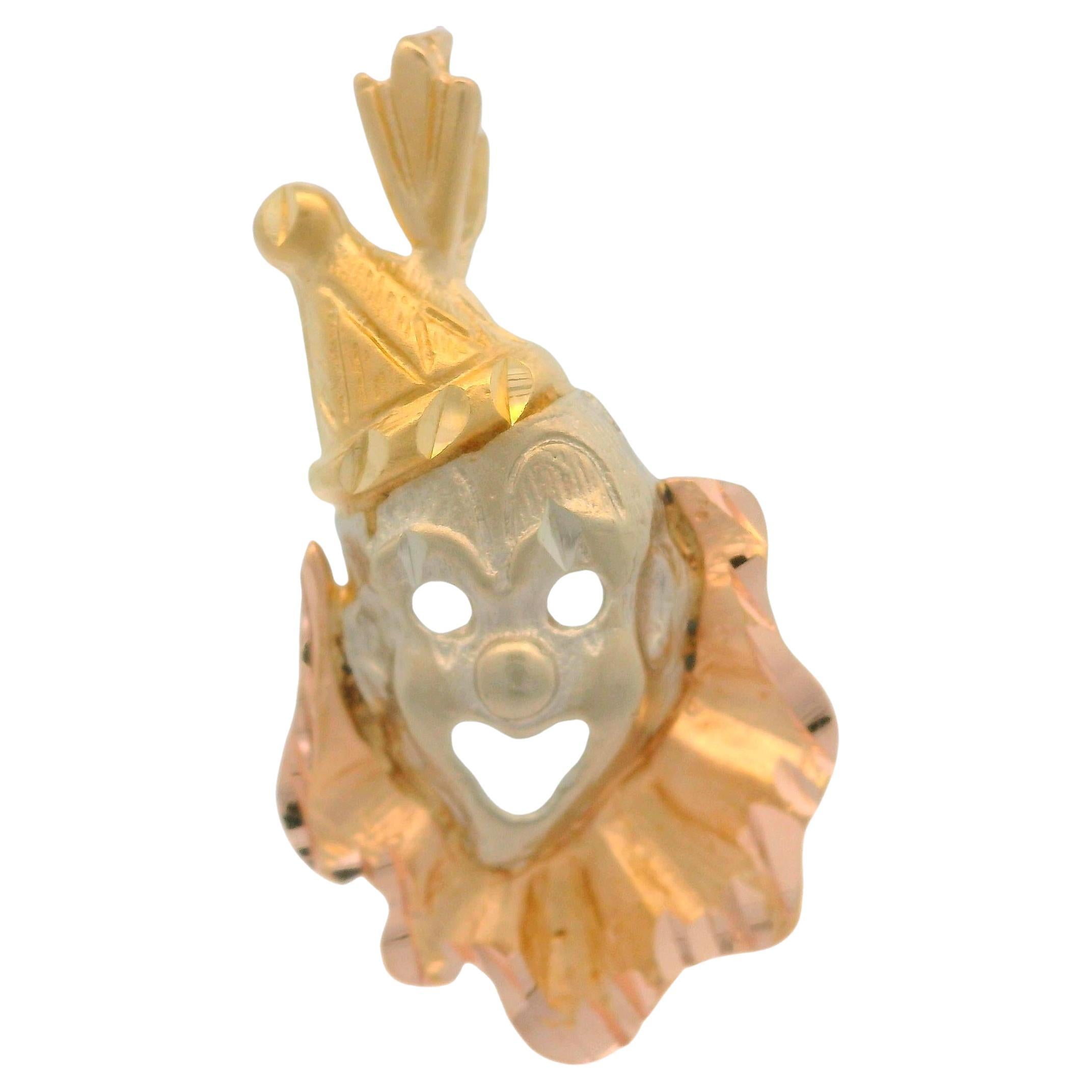 Ciondolo a forma di clown in oro massiccio 14k multicolore con taglio a diamante e finitura strutturata