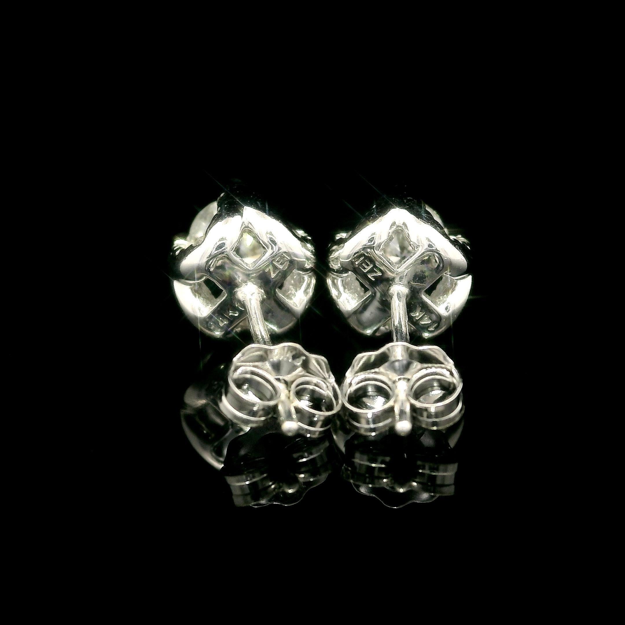 Solid 14k White Gold 1.0ctw Diamond Stud Earrings w/ Butterfly Closures In Excellent Condition For Sale In Montclair, NJ