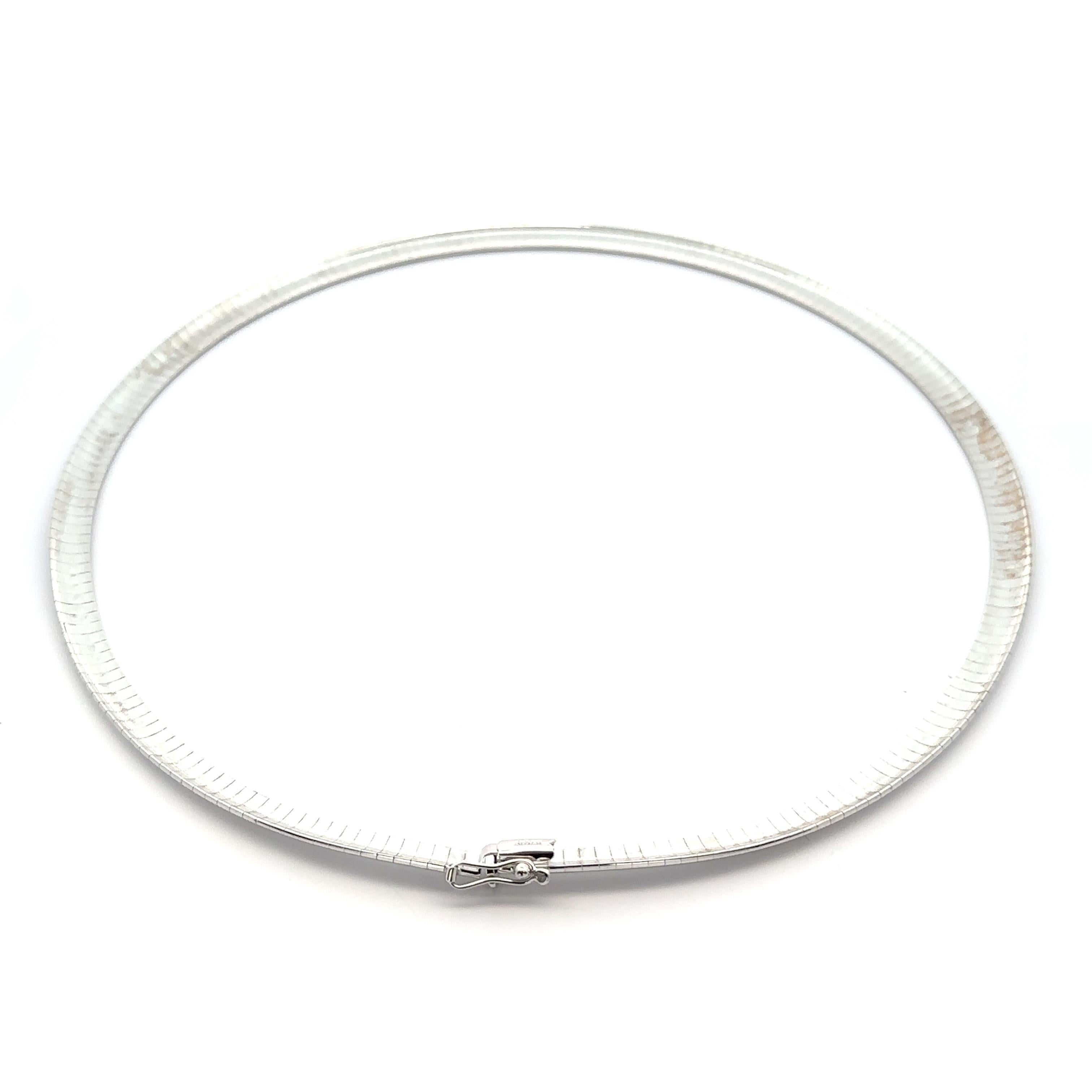 Women's Solid 14k White Gold 6mm Wide Omega Chain Collar Necklace w/ Push Clasp For Sale