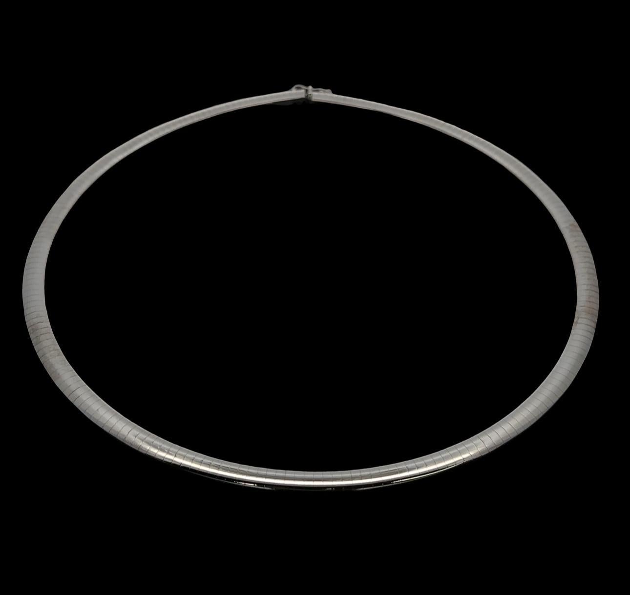 Solid 14k White Gold 6mm Wide Omega Chain Collar Necklace w/ Push Clasp For Sale 3