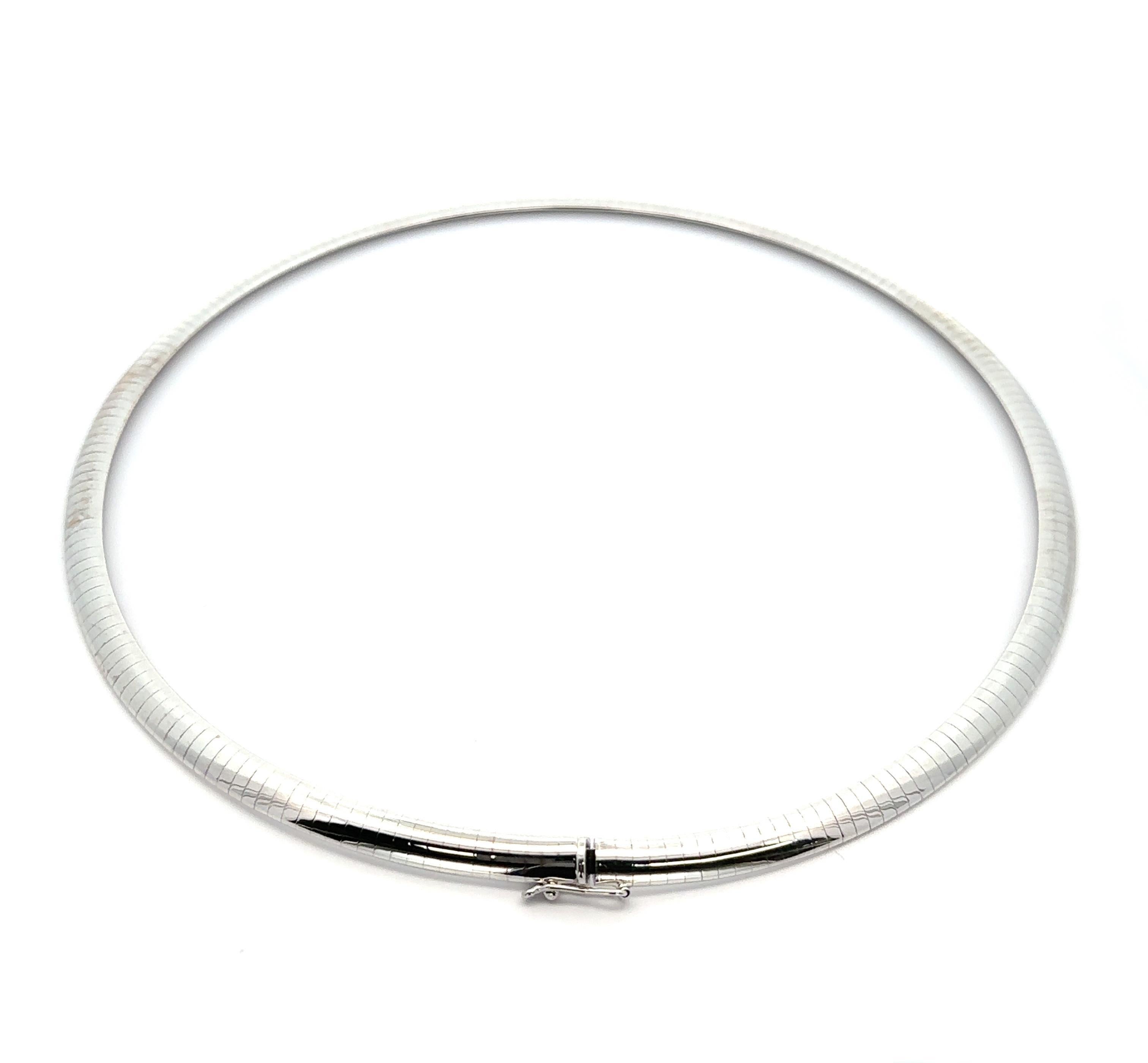 Solid 14k White Gold 6mm Wide Omega Chain Collar Necklace w/ Push Clasp For Sale 5
