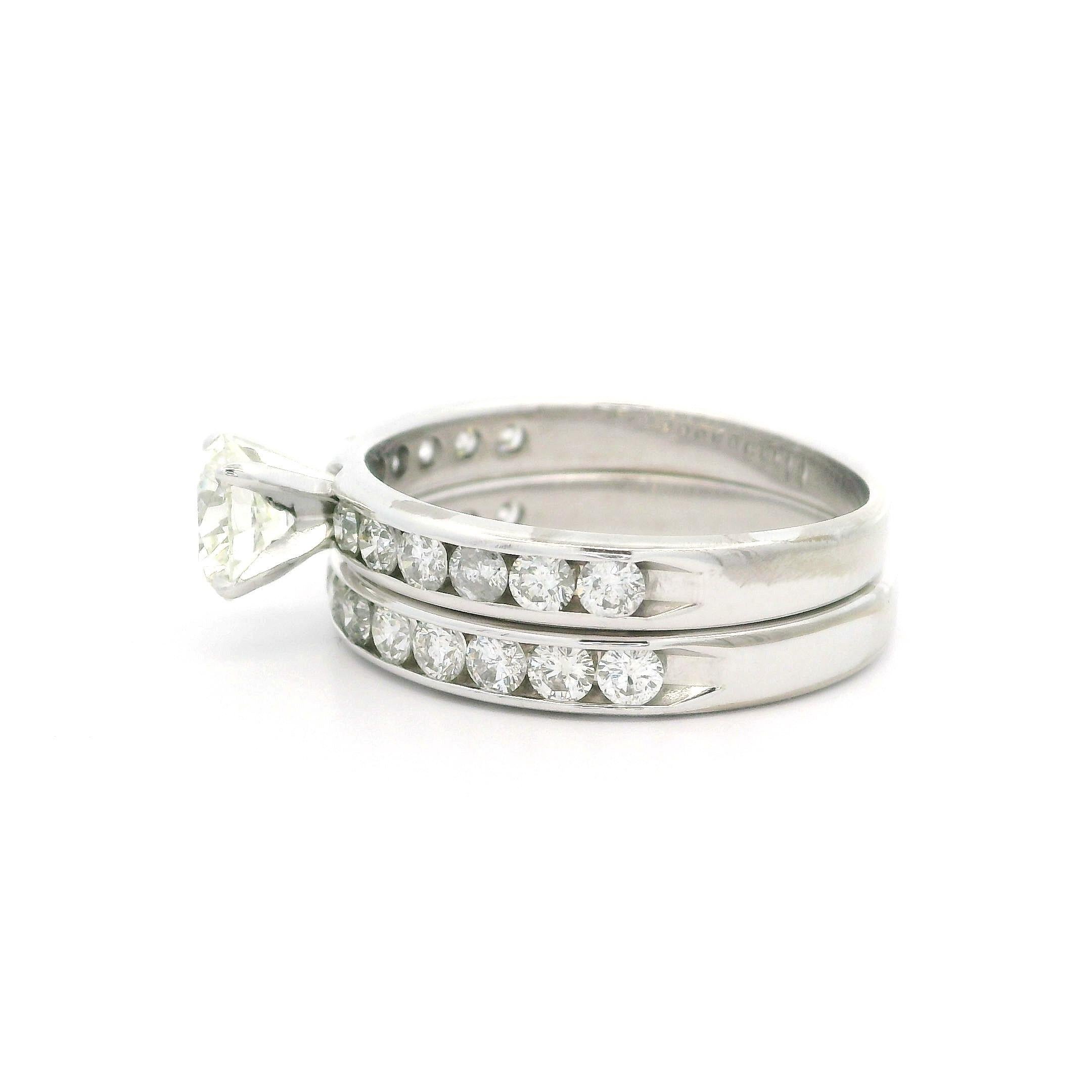 Verlobungsring aus massivem 14k Weißgold GIA 2,30ctw rundem Diamanten mit Kanalring im Angebot 1