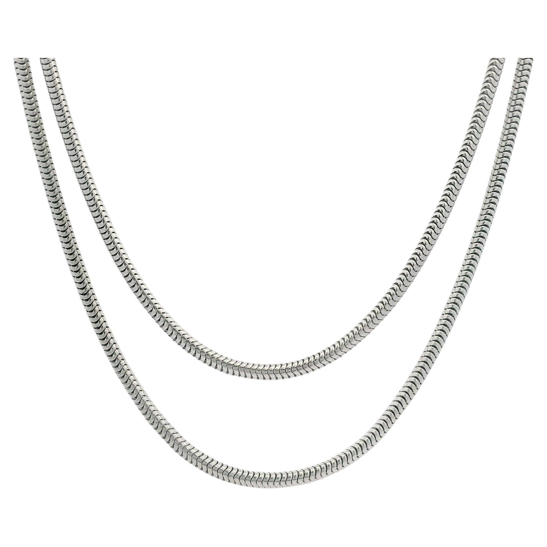 Halskette aus massivem 14k Weißgold mit langen 24" abgerundeten Schlangen und Seide