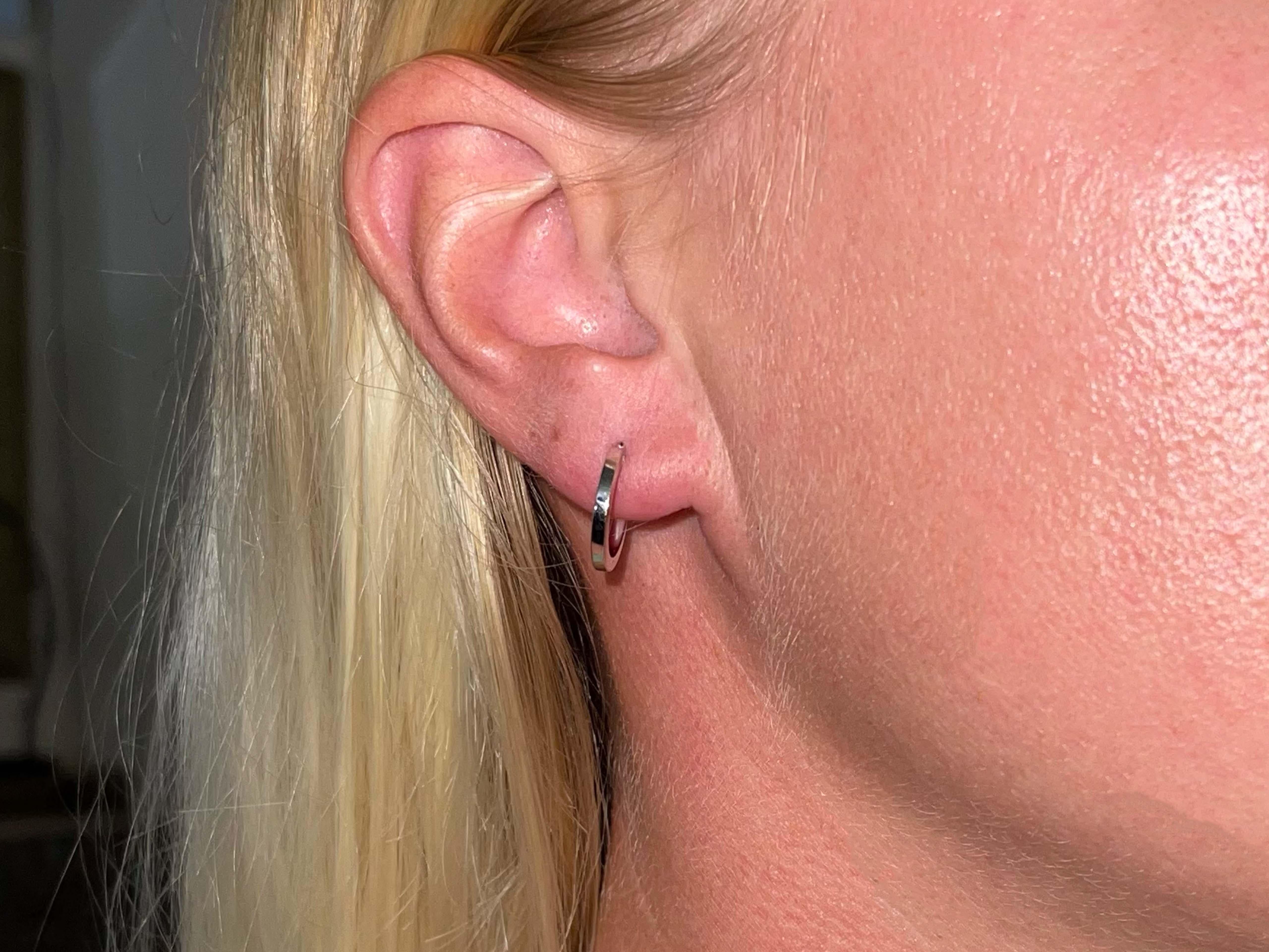 Earrings Specifications:

Metal: 14K White Gold

Total Weight: ~0.9 Grams

Stamped: 