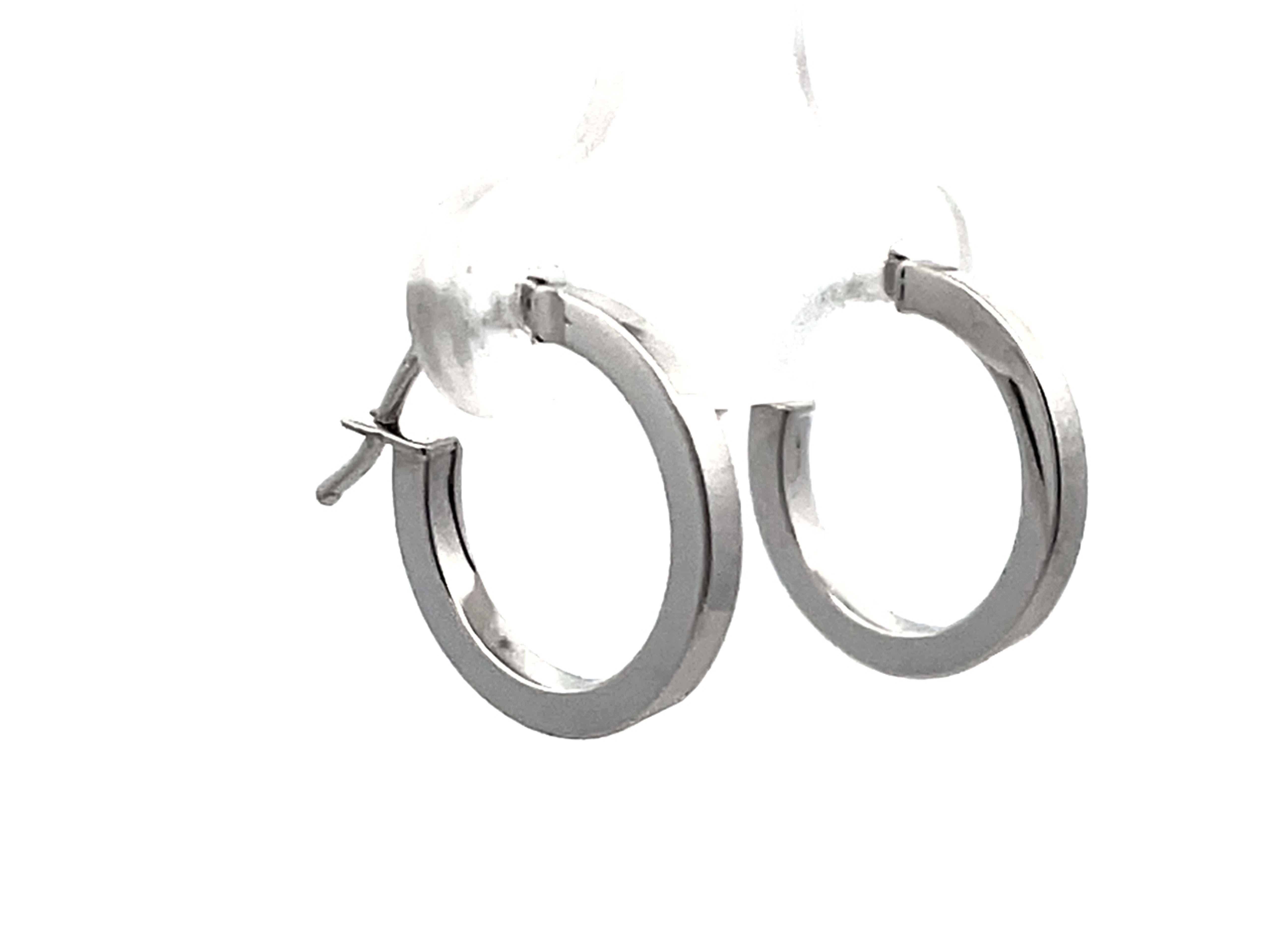 Solid 14K White Gold Small Flat Hoop Earrings In New Condition For Sale In Honolulu, HI