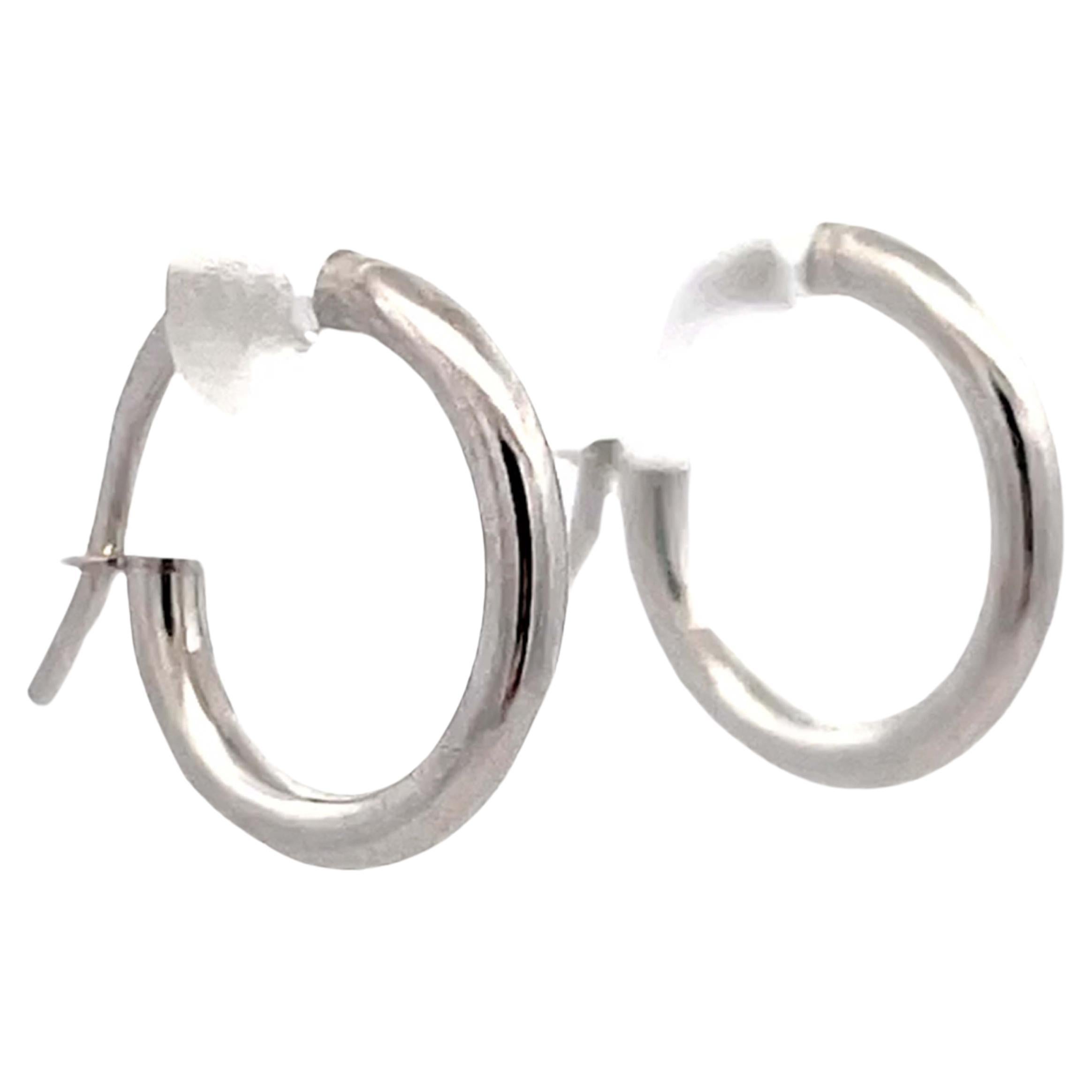 Pendientes de aro pequeños de oro blanco macizo de 14 quilates