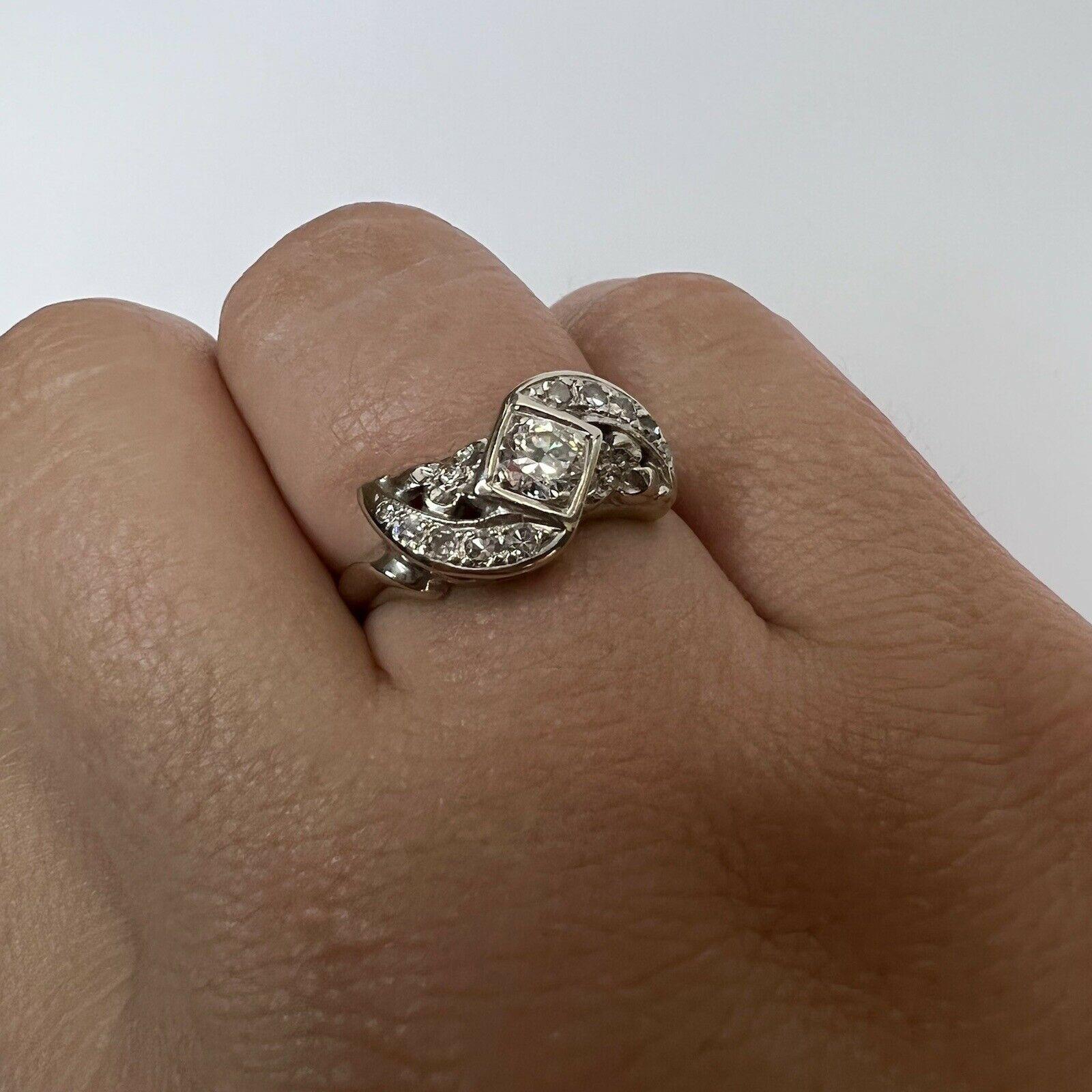 Solid 14k White Gold Swirl 0.60ctw Diamond Ring Band In Excellent Condition For Sale In Addison, TX