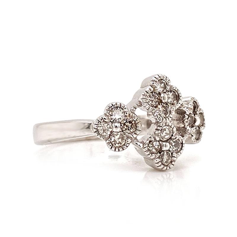 Solid 14 Karat White and Rose Gold Natural Diamond Flower Ring 3.5g In Excellent Condition In Manchester, NH