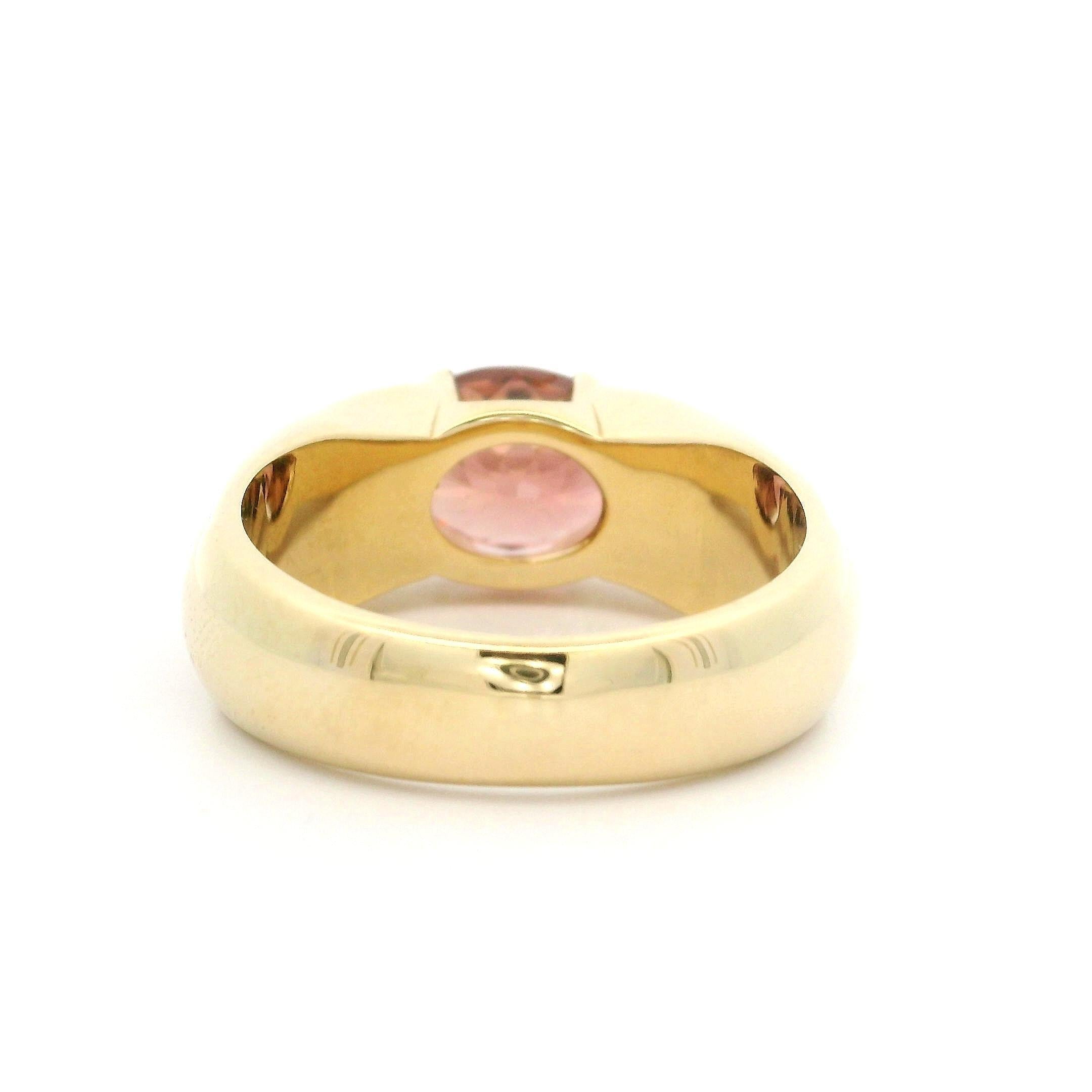 -A. Stone
(1) Zircone imperiale naturale autentico - Taglio ovale - Mezzo castone incastonato - Colore rosa arancio - 10.7x8.3x6.1mm - 5.21ct (esatto - timbrato)

Materiale: Oro giallo massiccio 14k
Peso: 16,24 grammi
Misura dell'anello: 11.0
