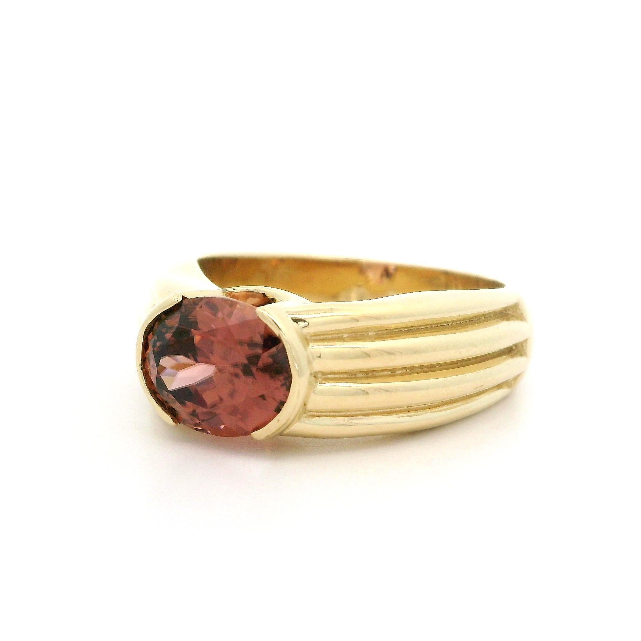 Anello con mezzo castone in oro giallo massiccio 14k con zircone ovale rosa arancio da 5,21 carati in vendita 3