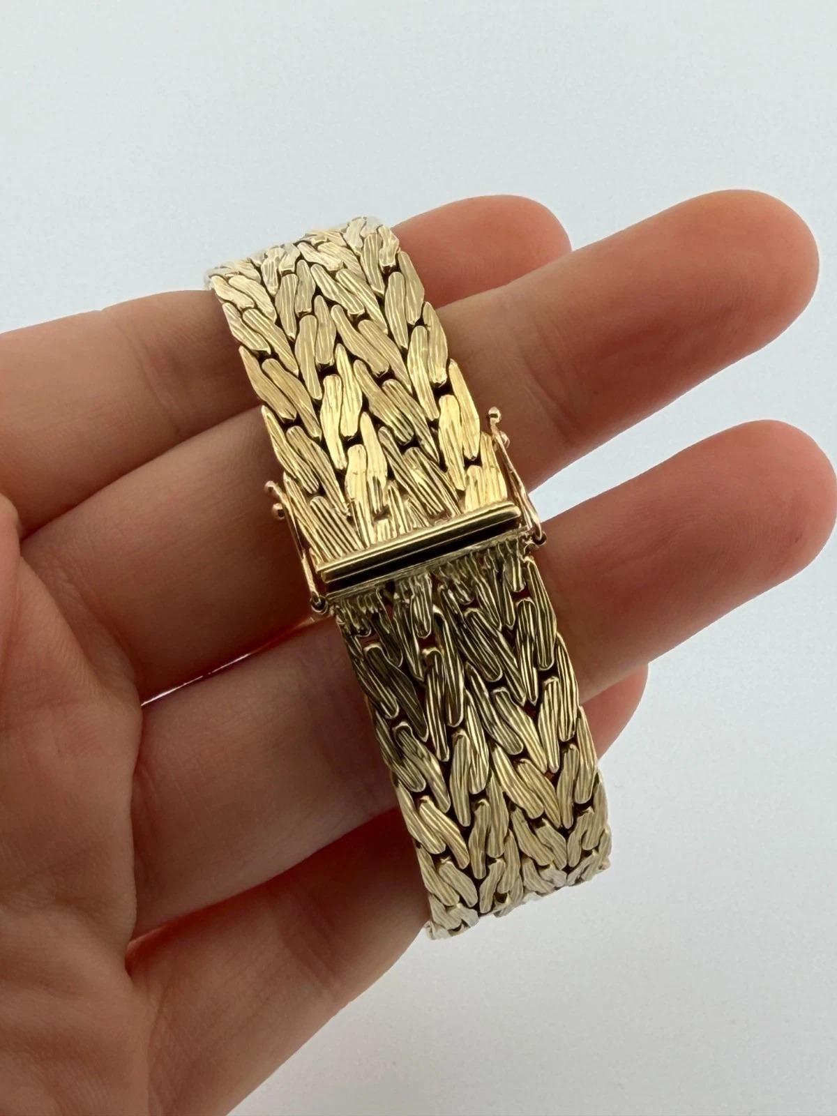 Bracelet en or jaune massif 14K 97.88 grammes 18mm large Link texturé Pour femmes en vente