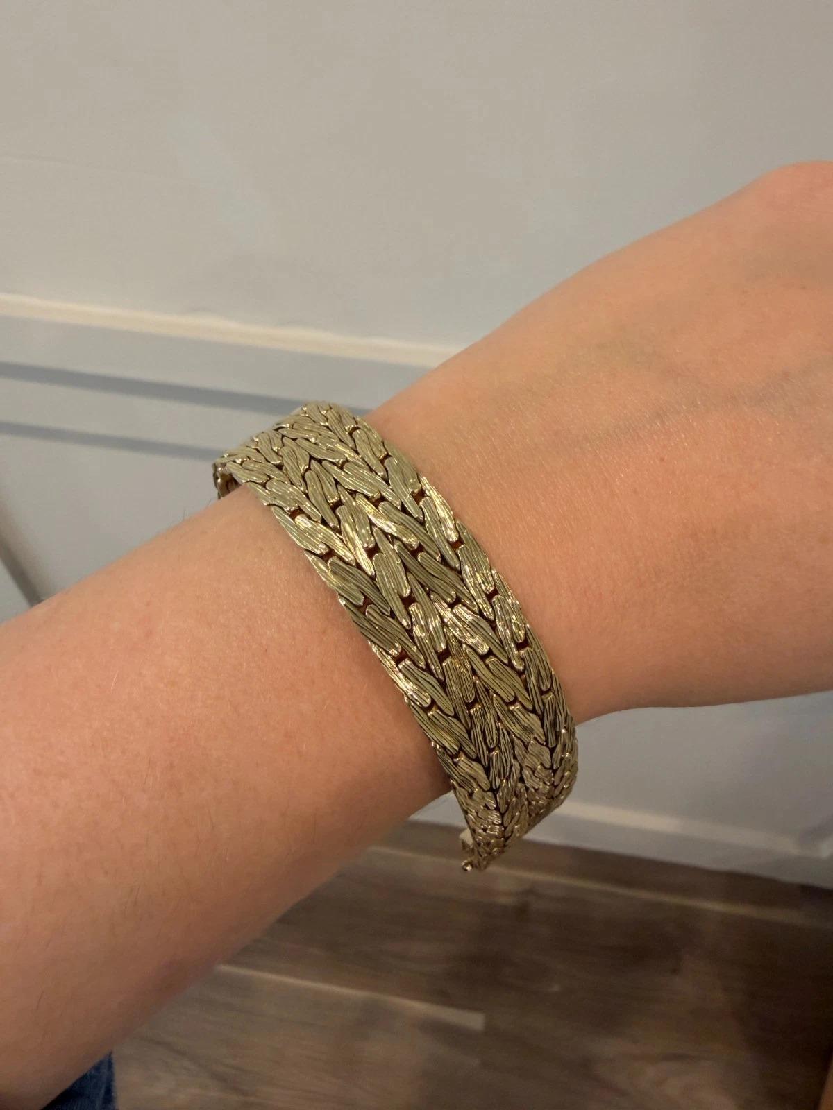 Bracelet en or jaune massif 14K 97.88 grammes 18mm large Link texturé en vente 2