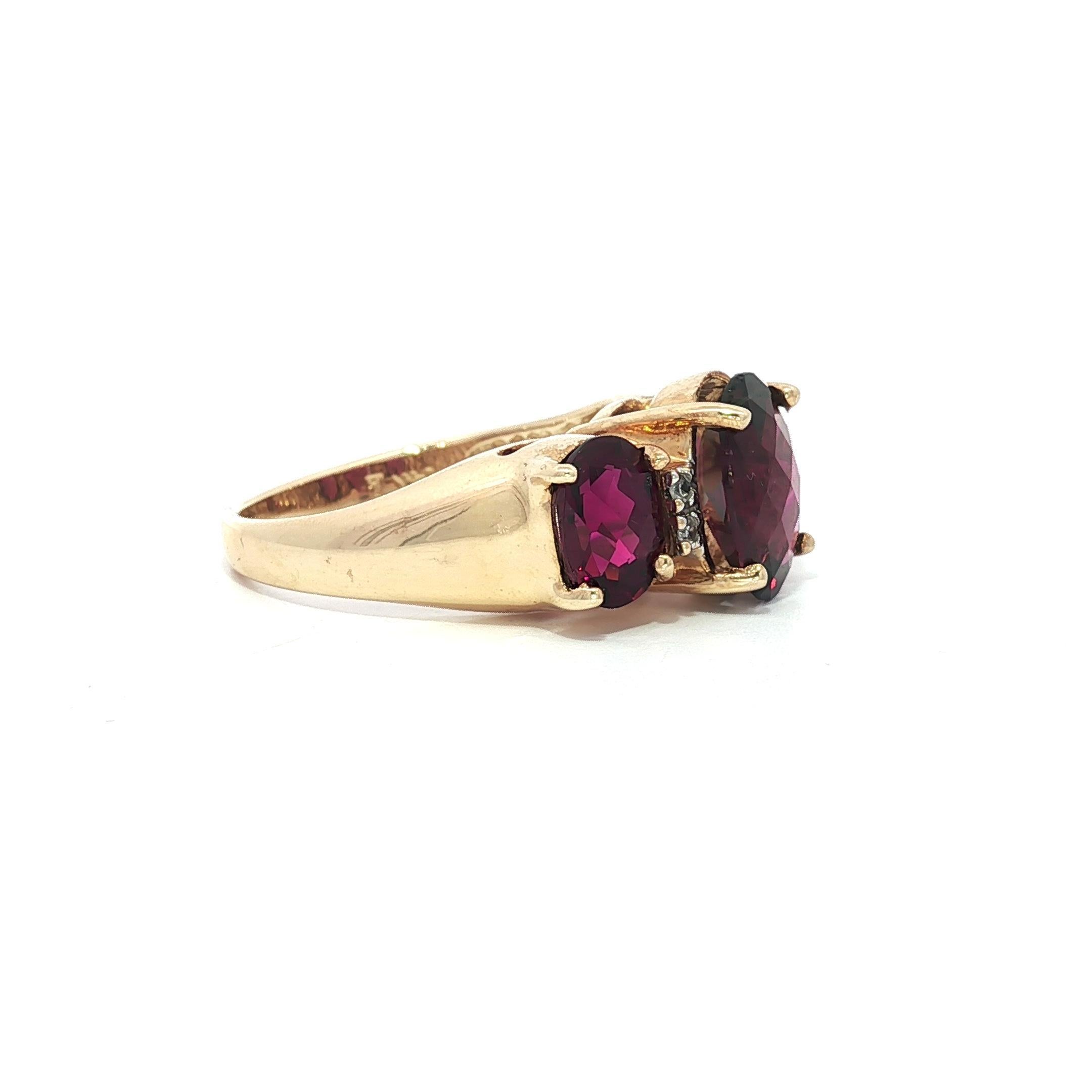 Bague 3 pierres en or jaune 14k massif, grenat rhodolite ovale en damier et diamant en vente 5