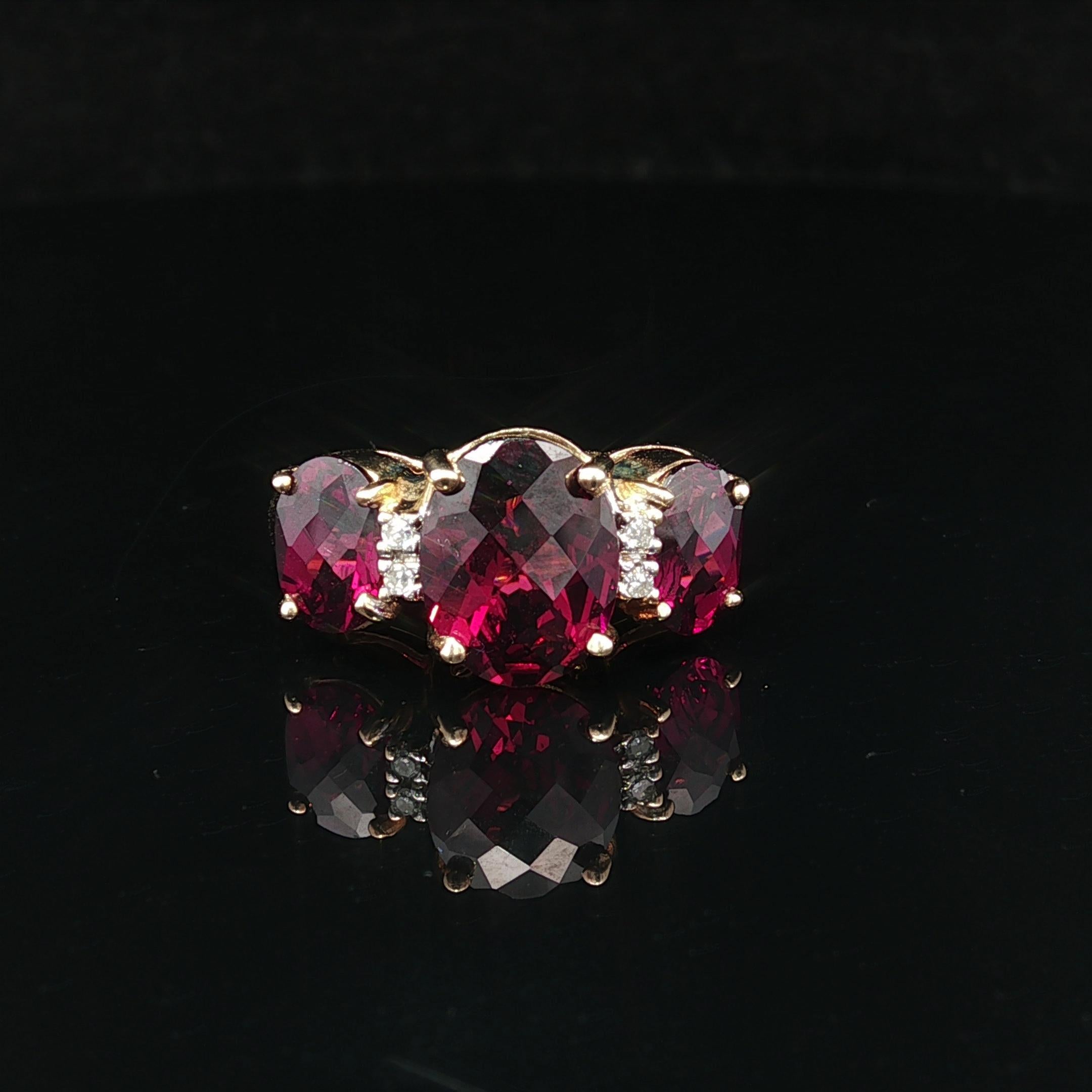 Bague 3 pierres en or jaune 14k massif, grenat rhodolite ovale en damier et diamant en vente 3