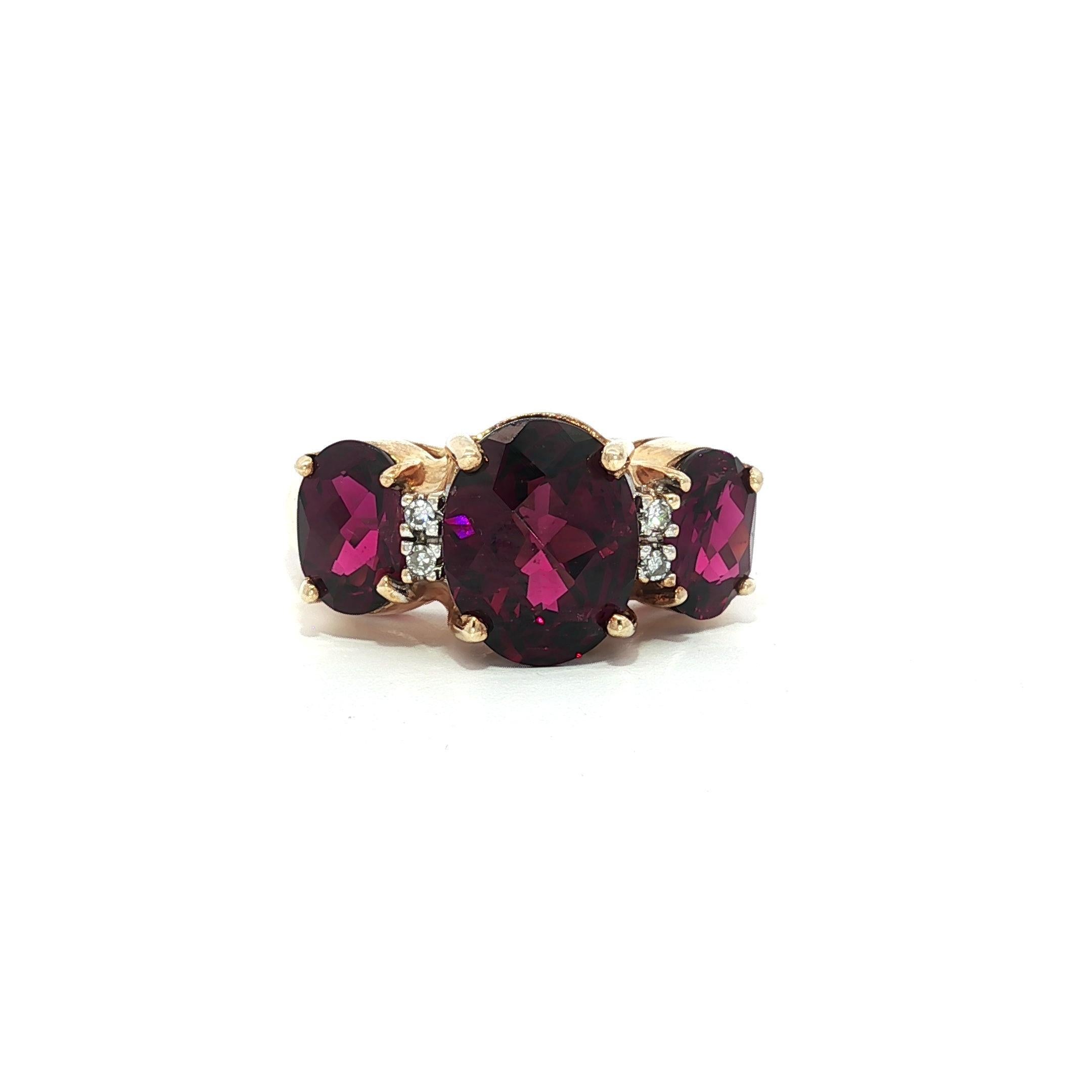 Bague 3 pierres en or jaune 14k massif, grenat rhodolite ovale en damier et diamant en vente 4