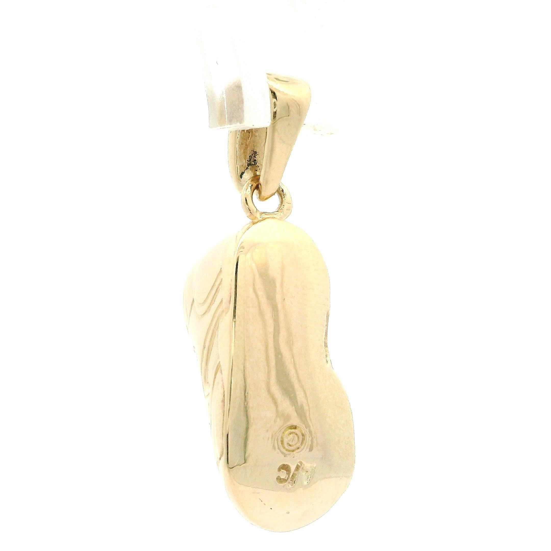 Pendentif breloque Basket Lucky en or jaune massif 14 carats avec clous Excellent état - En vente à Montclair, NJ