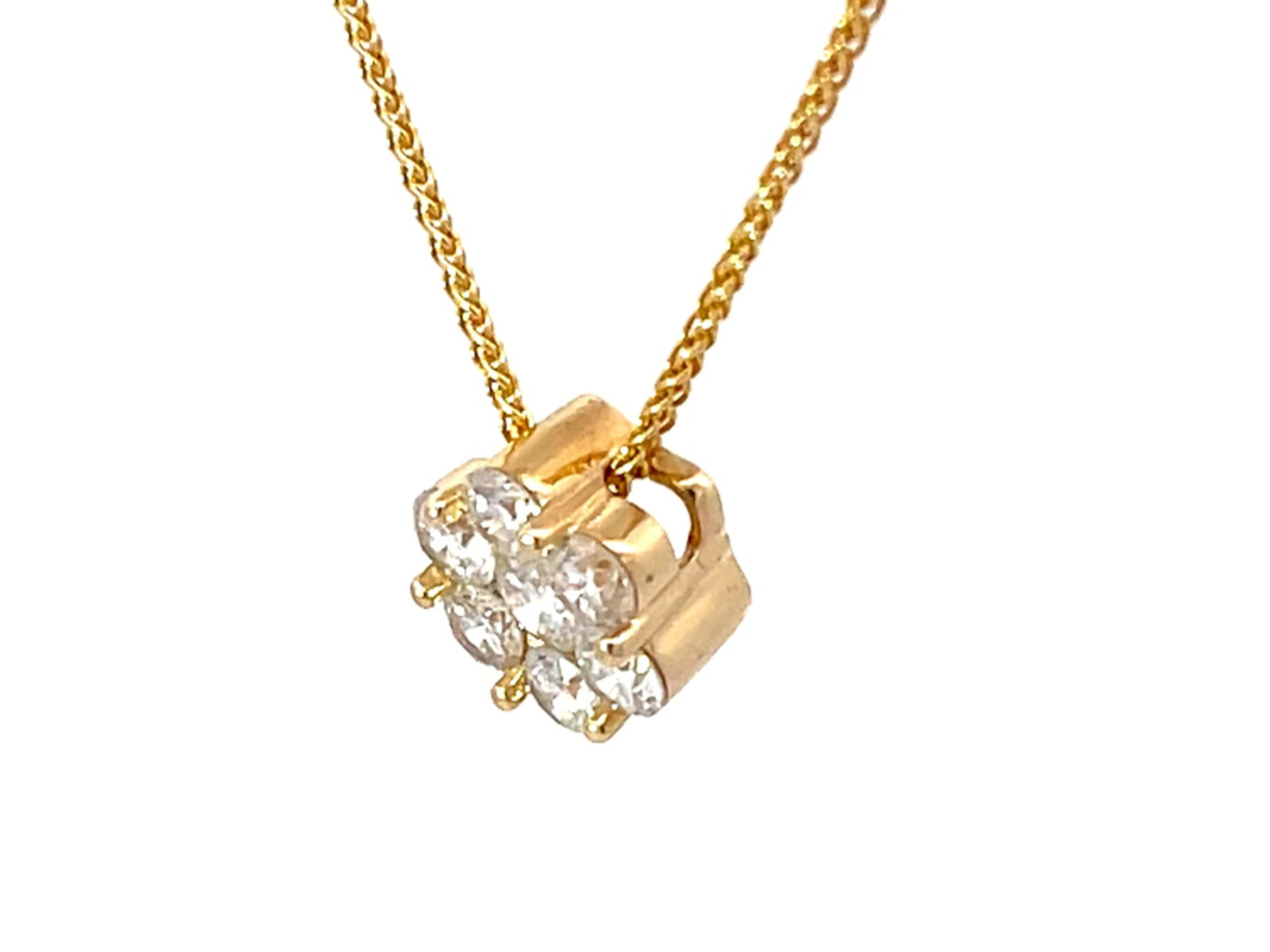 Taille brillant Pendentif fleur en or jaune 14k avec diamant en vente