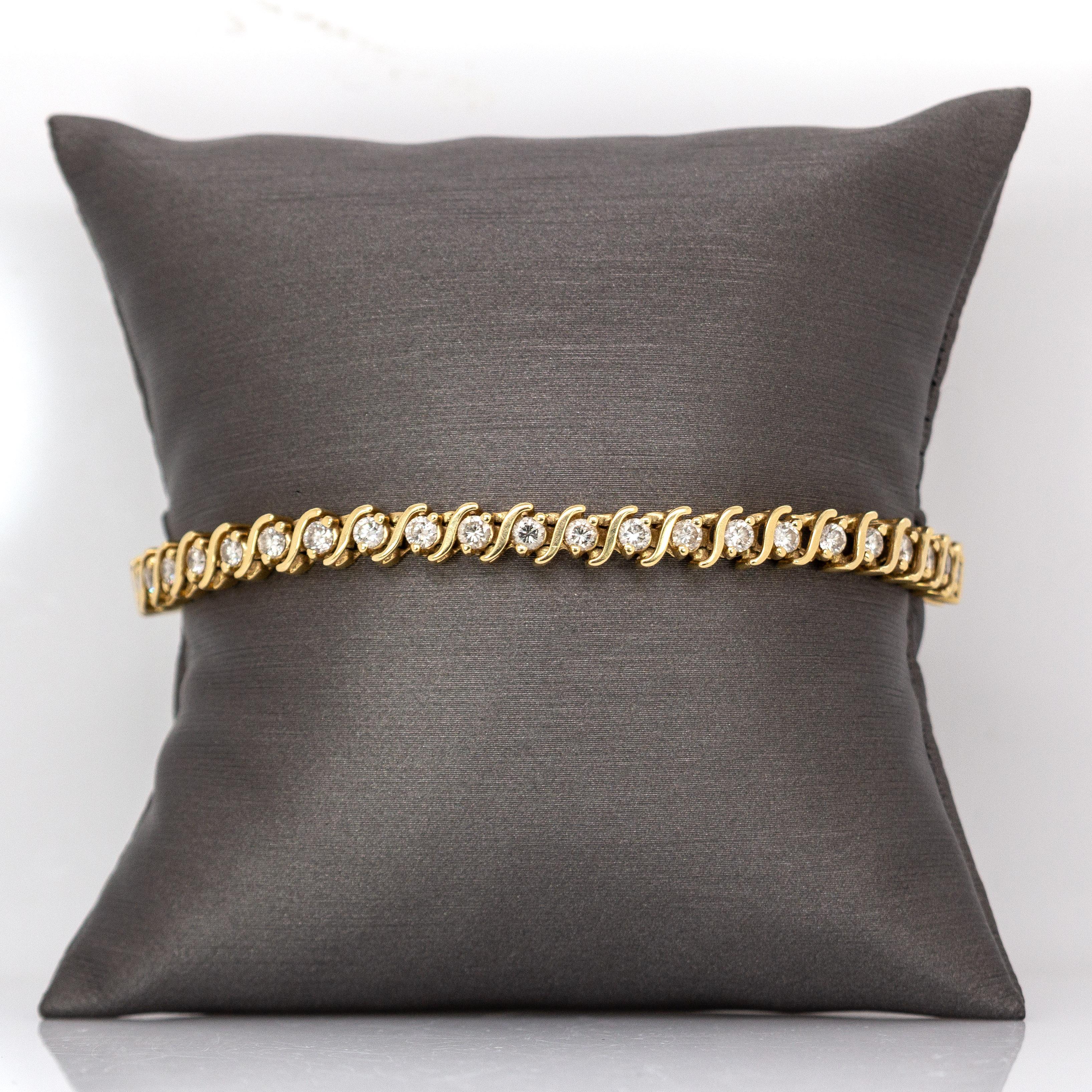 Contemporaneo Bracciale da tennis in oro giallo massiccio 14K con diamanti naturali  Chiusura a scatola chiusa in vendita