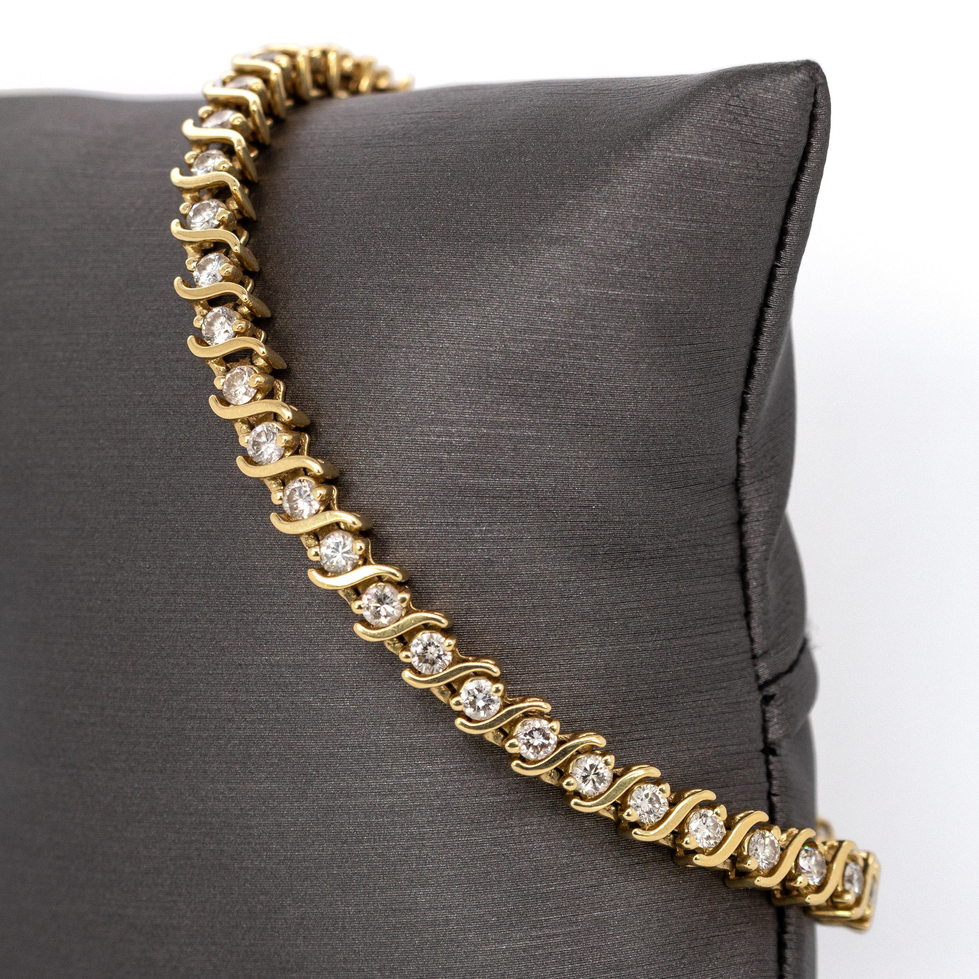 Bracciale da tennis in oro giallo massiccio 14K con diamanti naturali  Chiusura a scatola chiusa In condizioni Nuovo in vendita a Columbus, OH