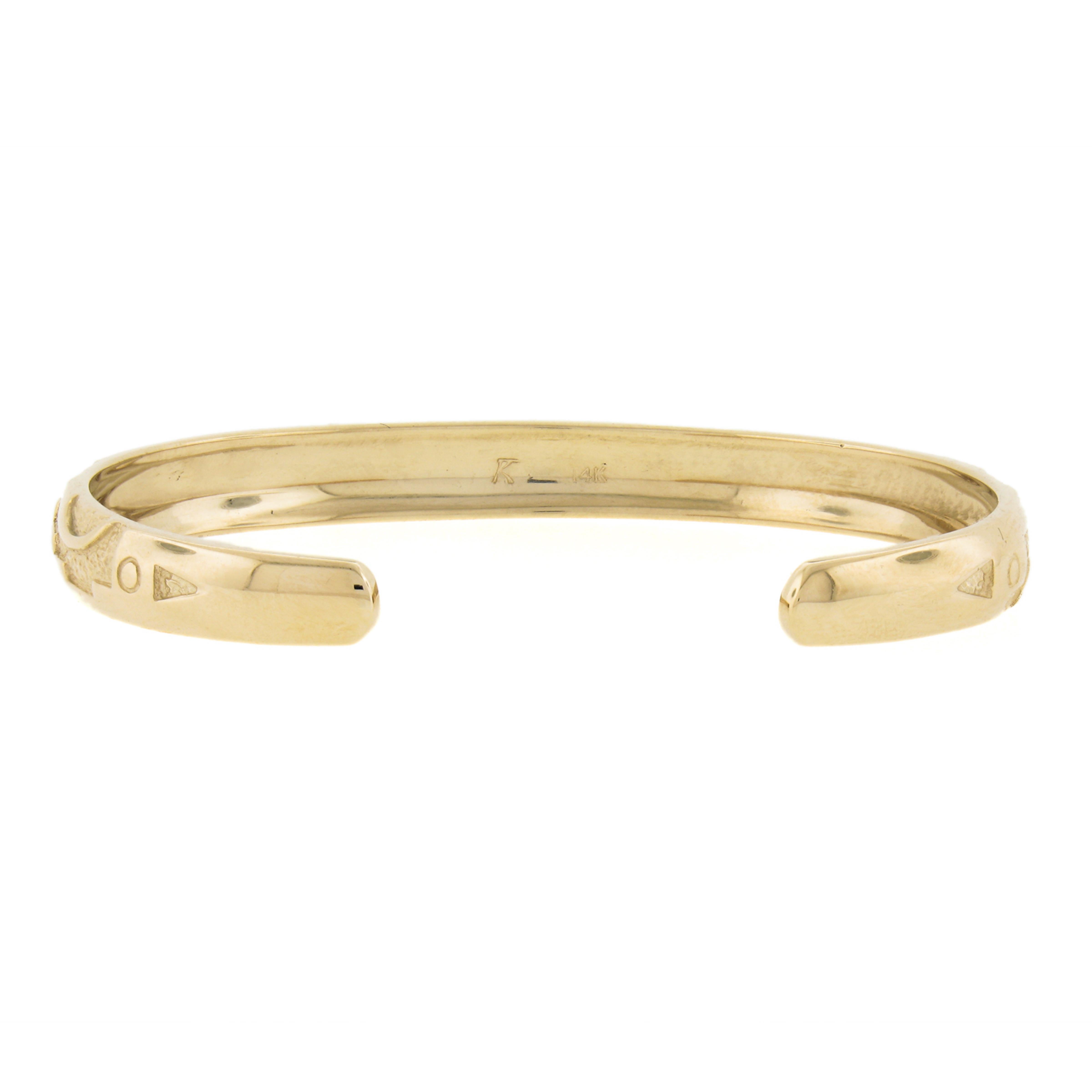 Bracelet manchette large ouvert de 6,9 mm en or jaune massif 14 carats à motif amérindien Unisexe en vente