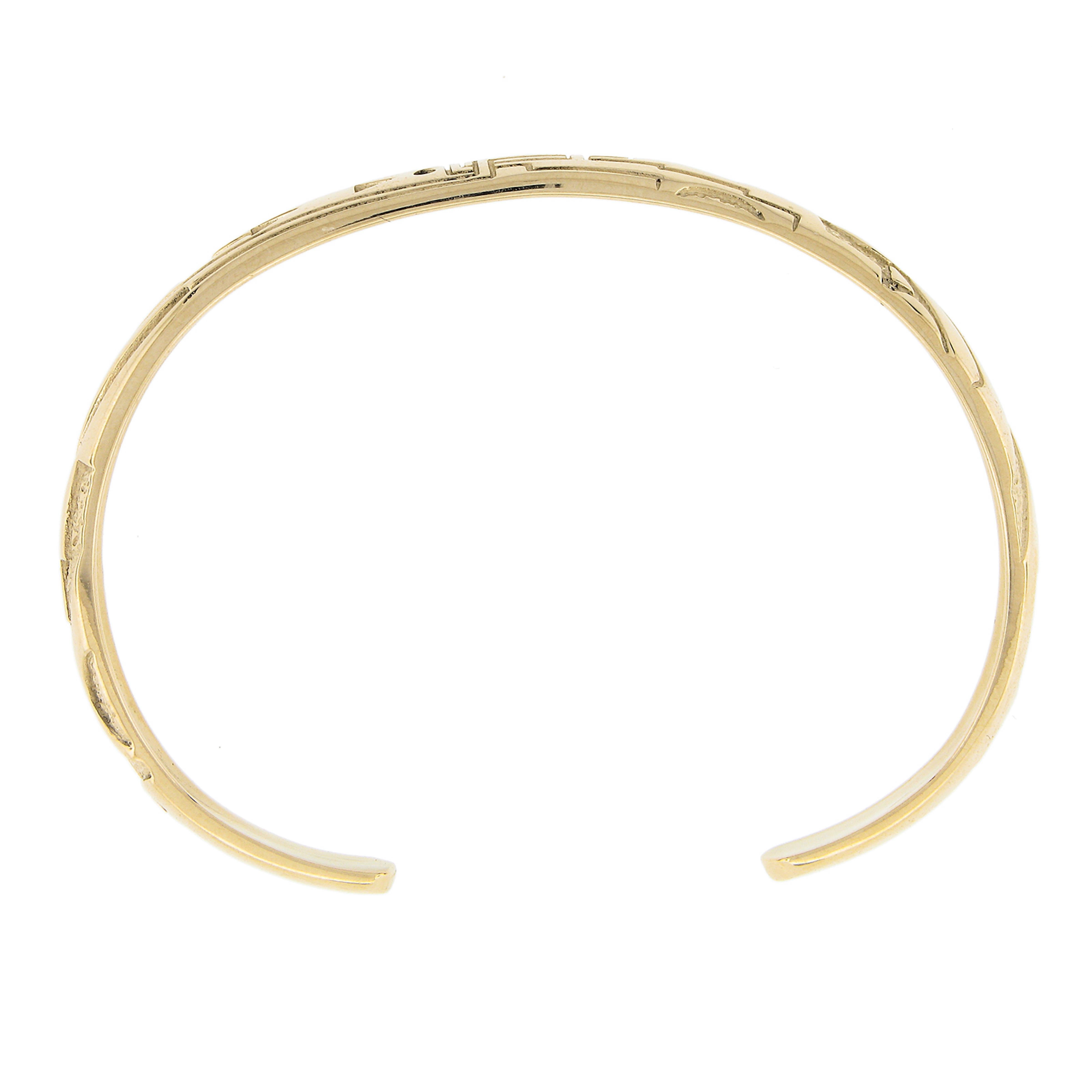Bracelet manchette large ouvert de 6,9 mm en or jaune massif 14 carats à motif amérindien en vente 1