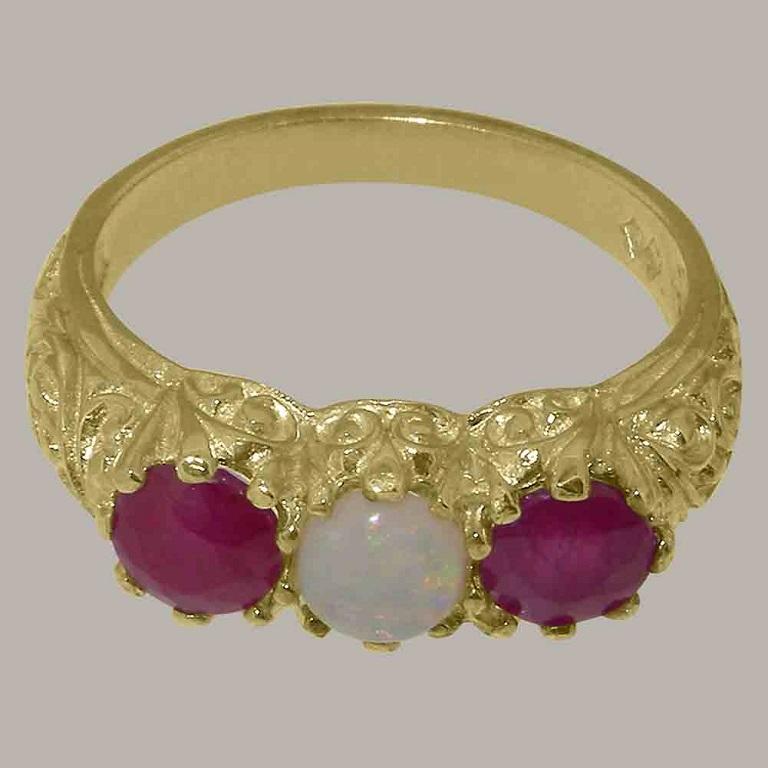 En vente :  Bague trilogie personnalisable en or jaune massif 14 carats avec opale naturelle et rubis pour femmes 5