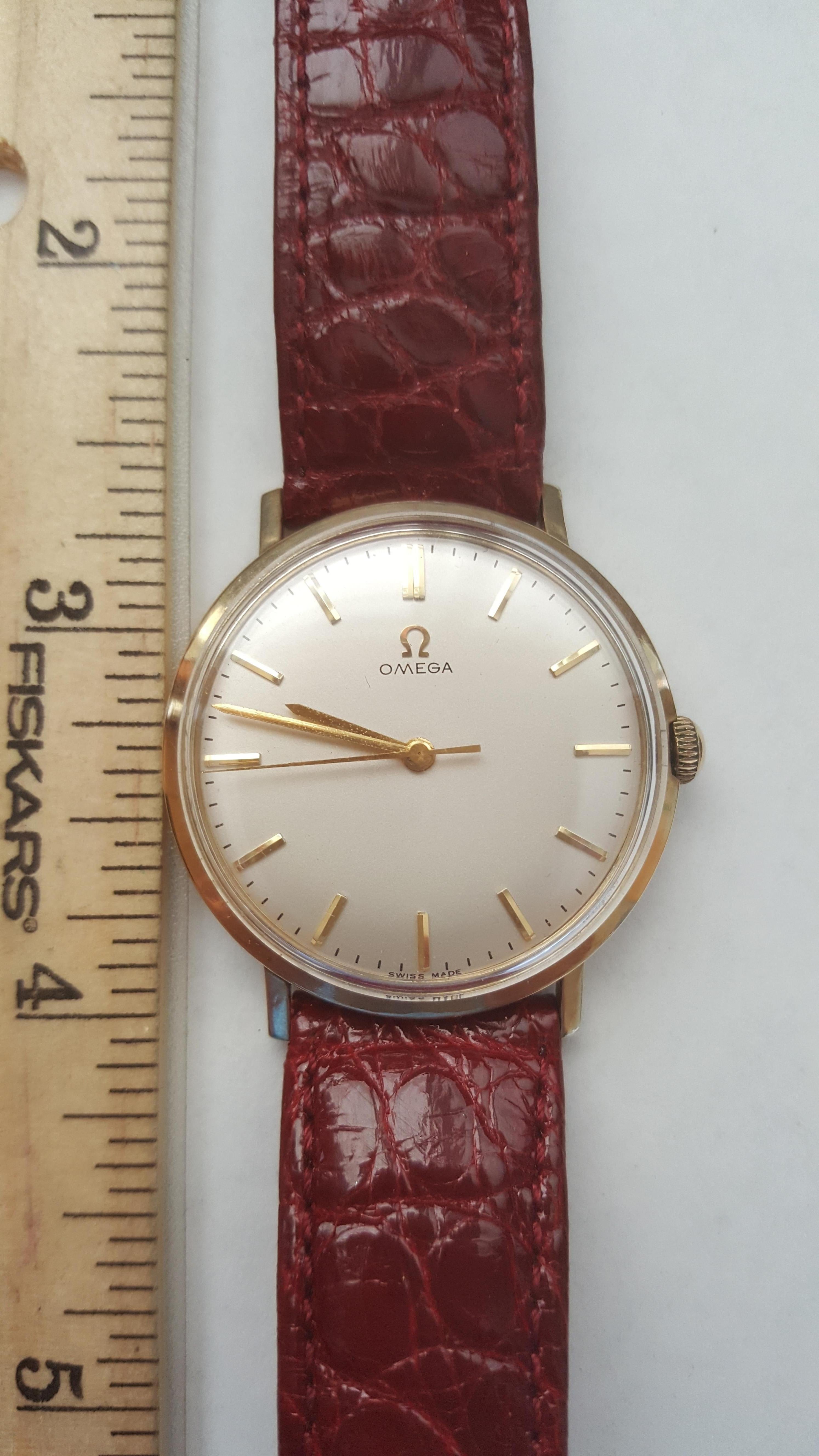 Solid 14 Karat Gold Omega Watch Automatic Engraved New York Fire Dept Vintage In Good Condition In Rancho Santa Fe, CA