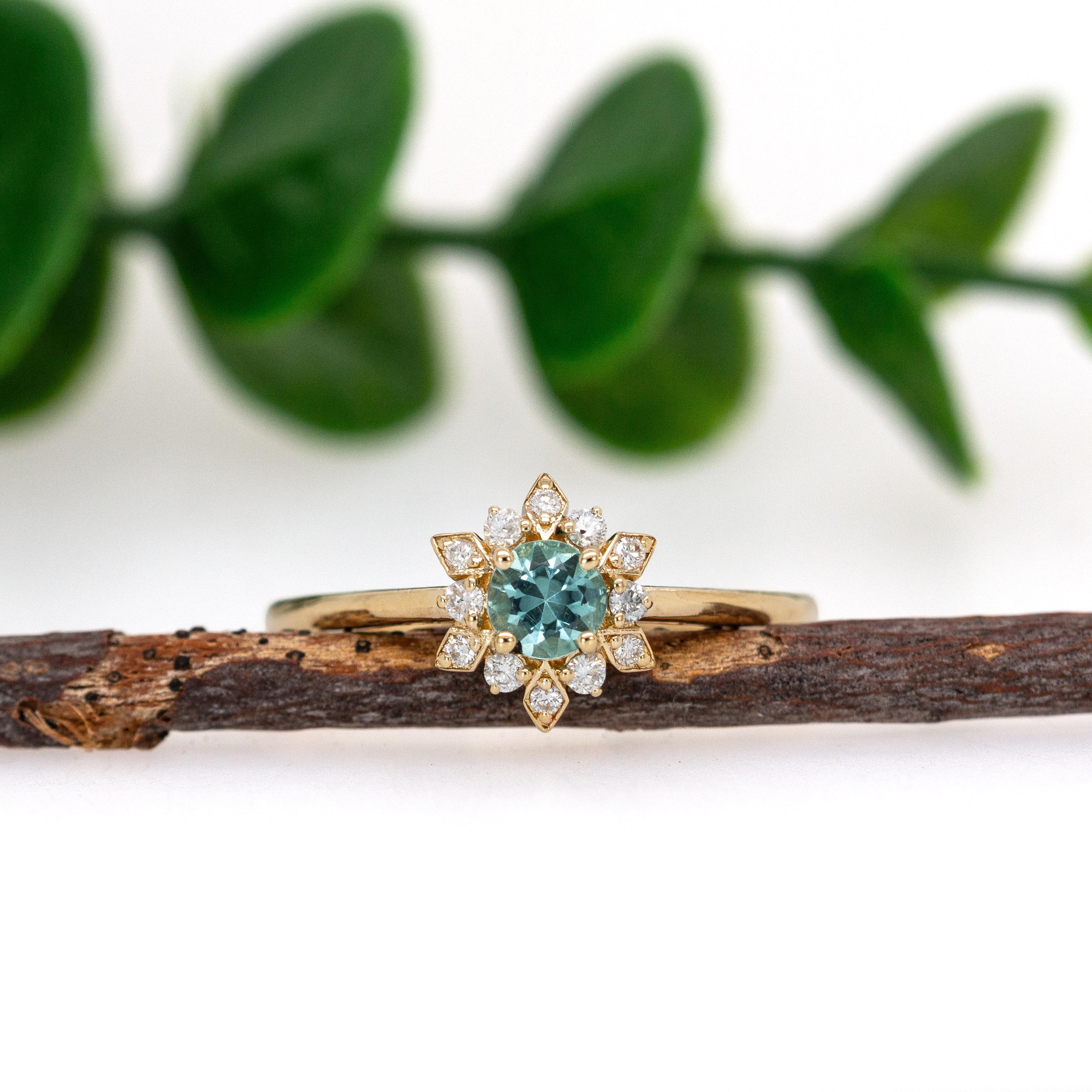 Art déco Bague en or jaune 14K Tourmaline Paraiba avec accents de diamants naturels en vente