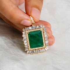 Colgante de oro amarillo macizo de 14 quilates con esmeralda natural y diamante natural