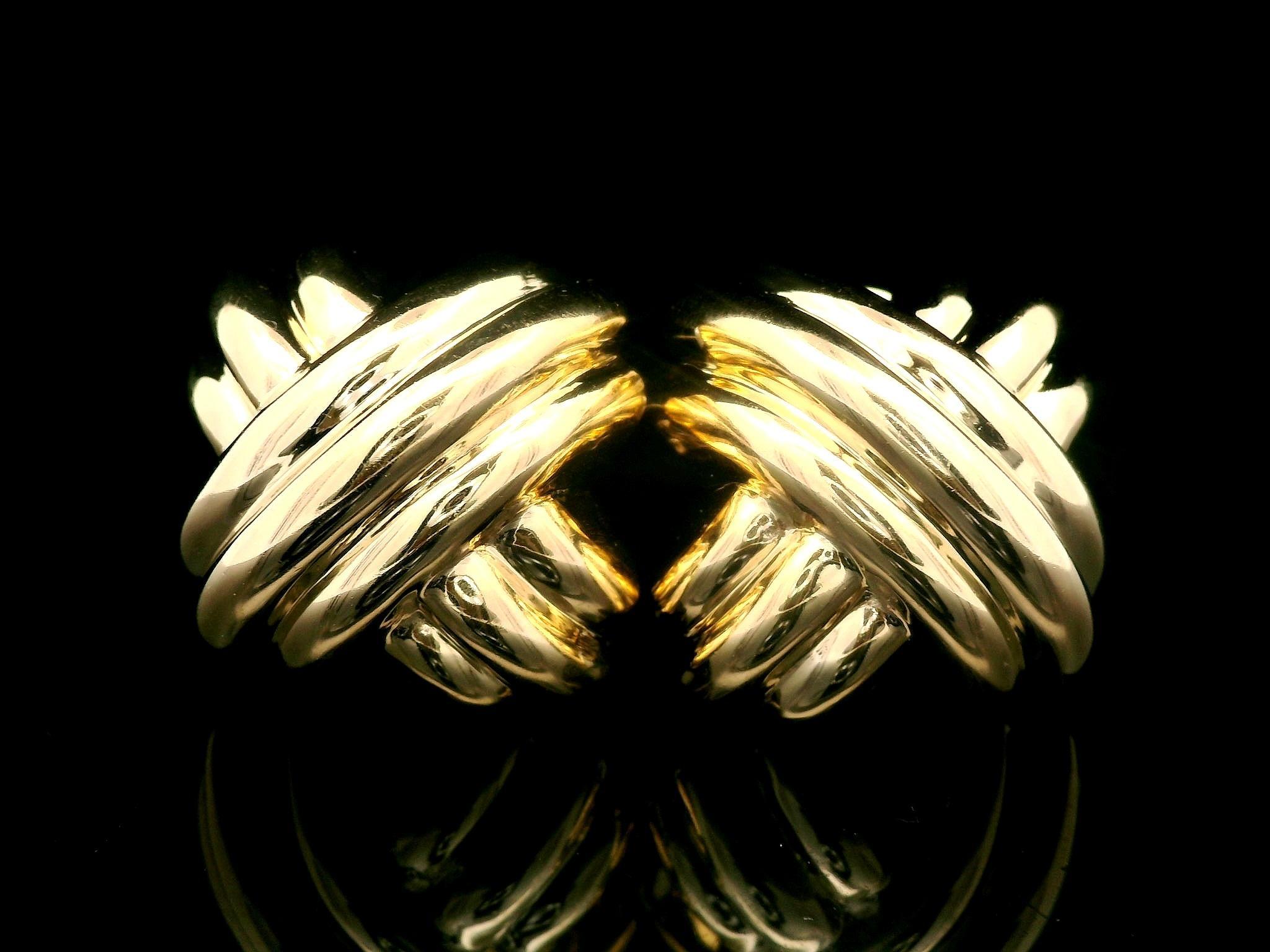 Boucles d'oreilles boutons en or jaune massif 14 carats, finition polie et bouffante en forme de X en vente 1
