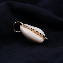 Solid 14k Yellow Gold Shell Charm Pendant Natural Blue Sapphire Fine Jewelry