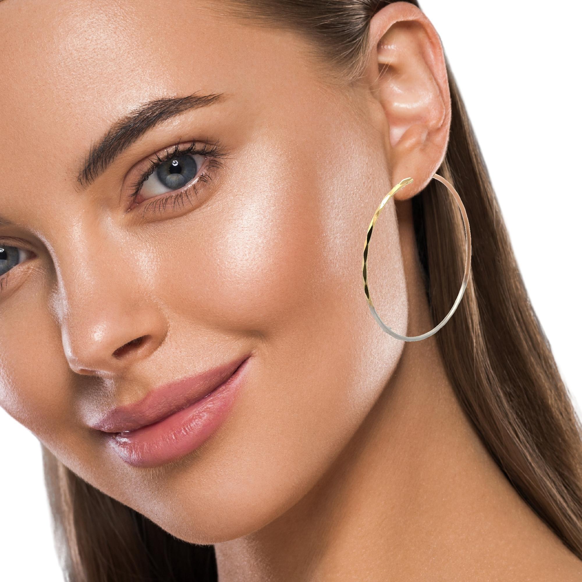 Pendientes de aro de tubo facetado de oro amarillo rosa y blanco macizo de 14k de 58 mm en venta 1
