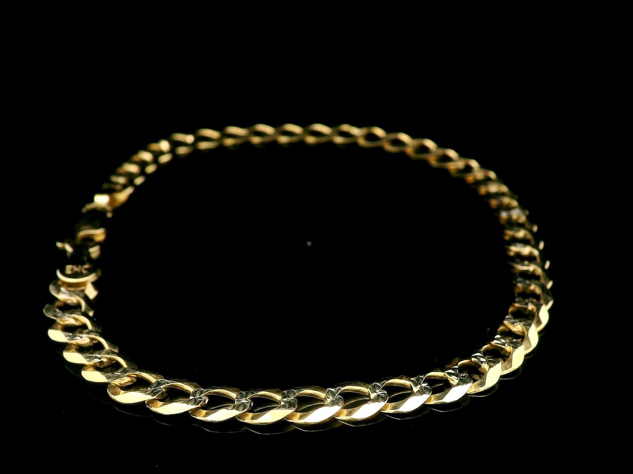Bracelet en or jaune et blanc 14k massif avec chaîne cubaine classique à maillons courts, taillée en diamant en vente 1