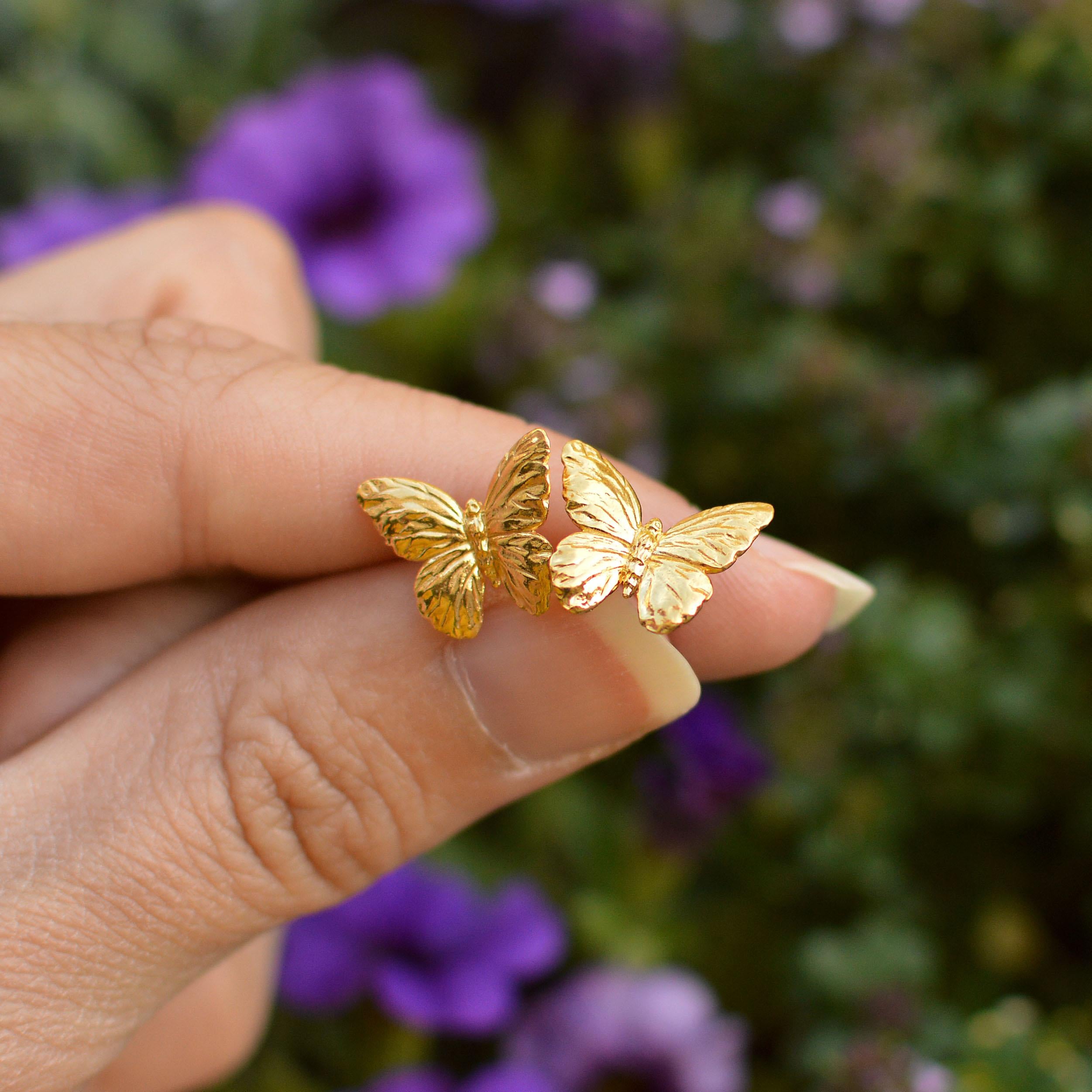 Solid 18 Carat Gold Butterfly Earrings by Lucy Stopes-Roe In New Condition For Sale In London, GB