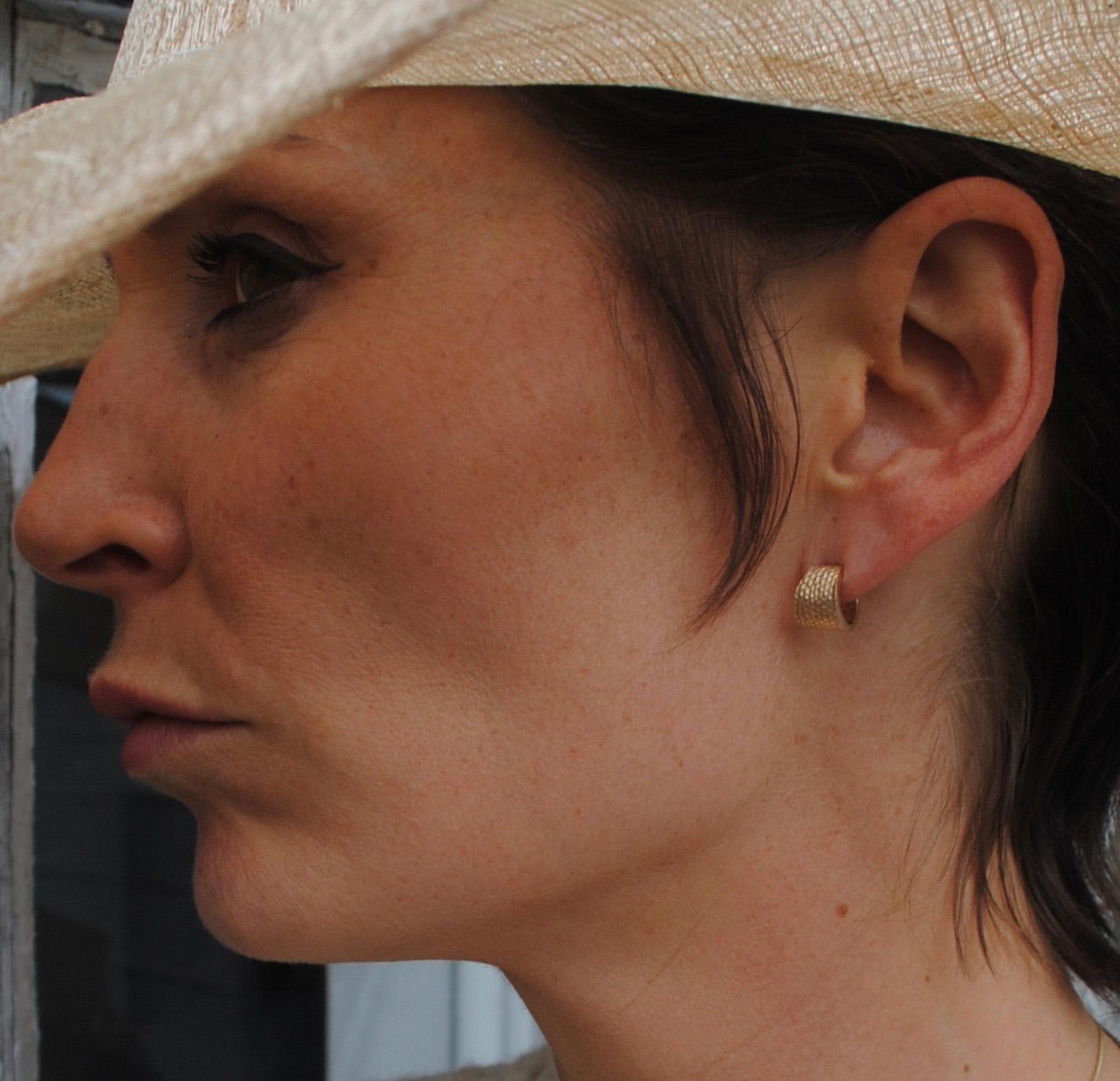 This fine jewellery design originates from a ten year sculptural exploration of our fellow mammal, the rat. Cast from the actual anatomy of this species, these neat gold cuff tail earrings are a beautiful nod to this fascinating species. With a