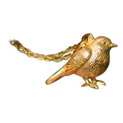 Robin-Anhänger aus massivem 18 Karat Gold von Lucy Stopes-Roe