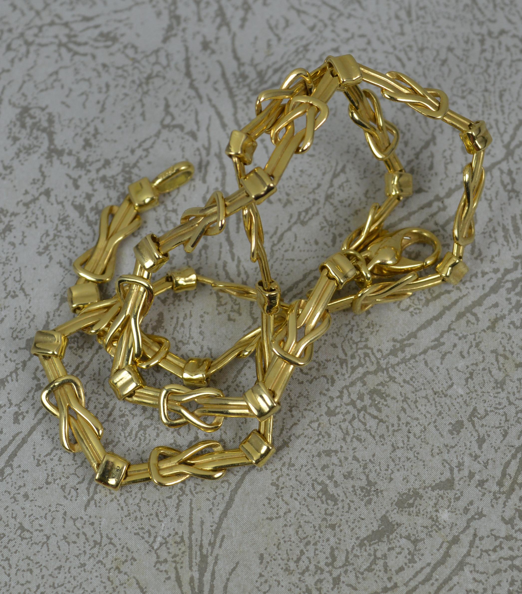 Solid 18 Carat Yellow Gold Kiss Link Necklace Chain In Good Condition In St Helens, GB