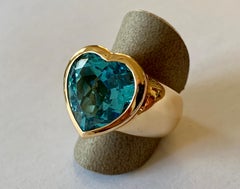 Solid 18 Karat Rose Gold Ring with Heart Shaped Blue Topaz