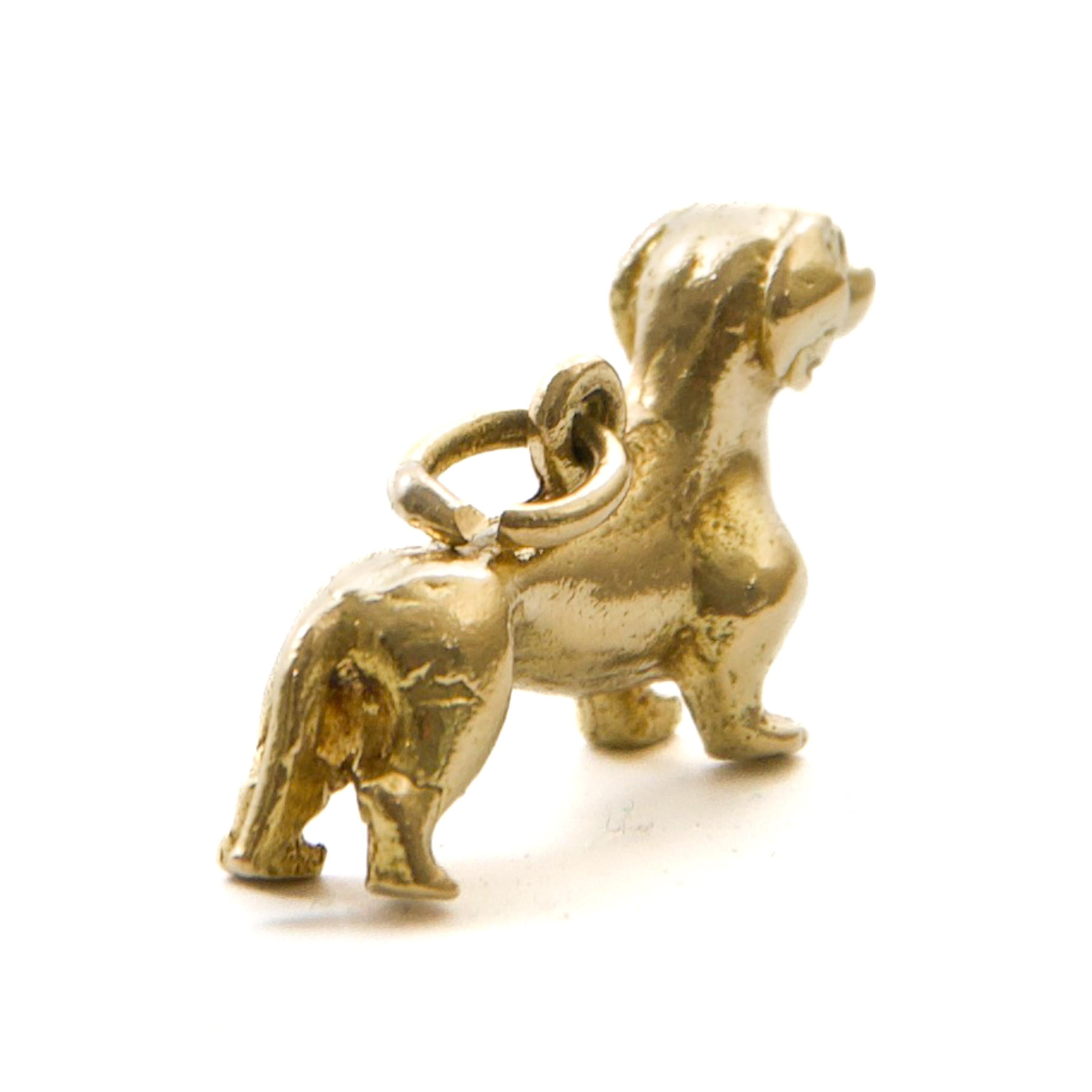 Pendentif teckel en or massif 18 carats, 9,67 grammes en vente 3