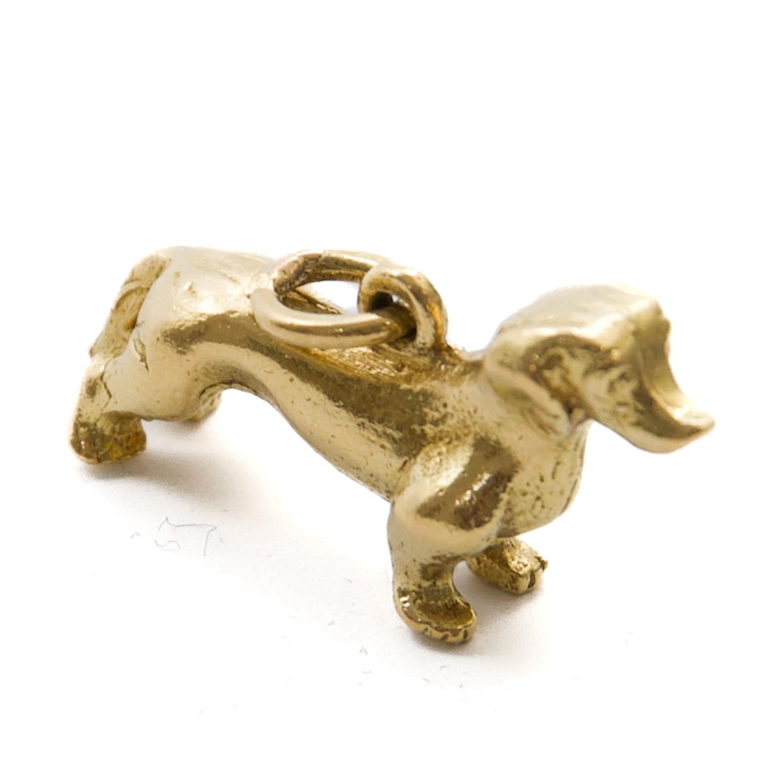 Pendentif teckel en or massif 18 carats, 9,67 grammes en vente 5