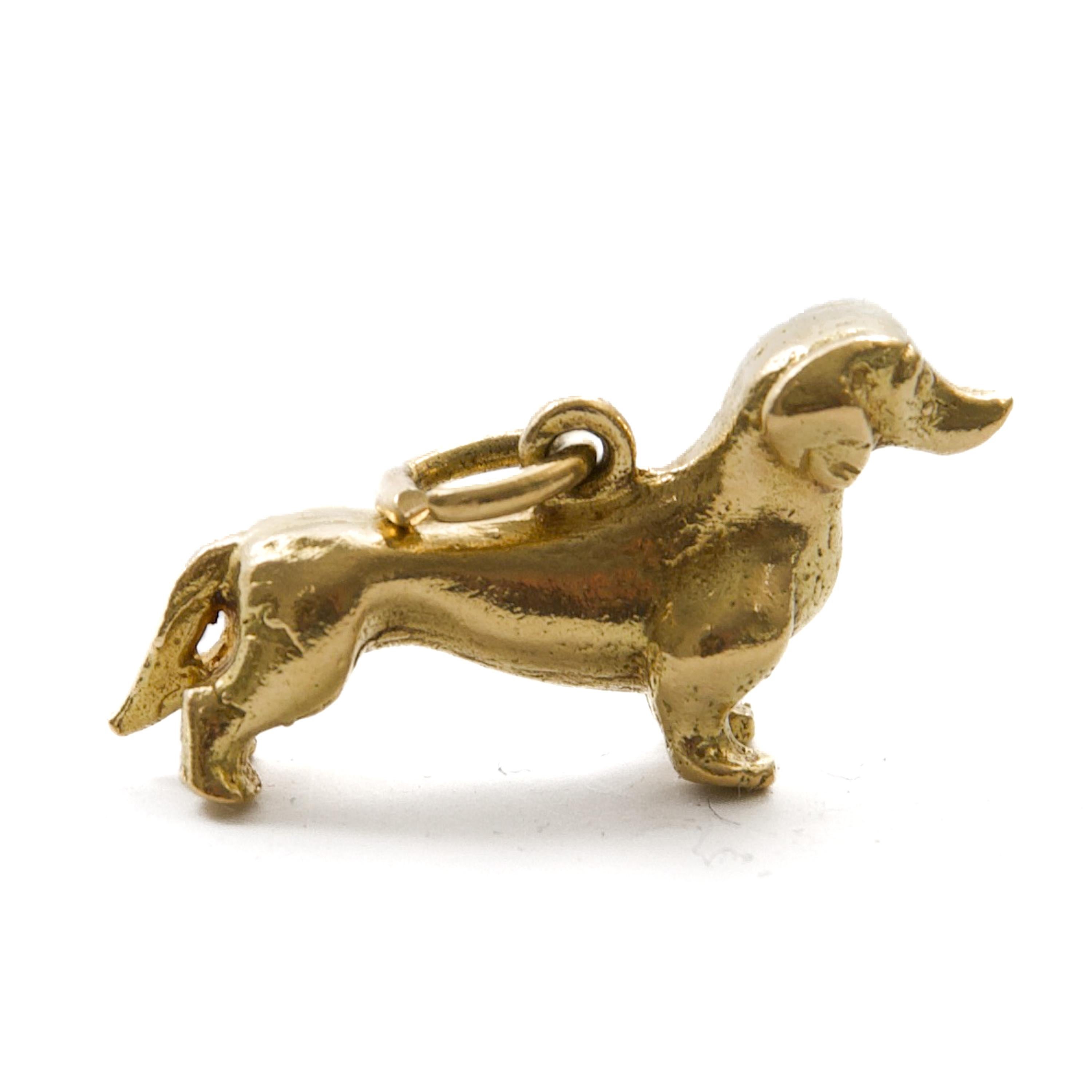 Pendentif teckel en or massif 18 carats, 9,67 grammes en vente 6