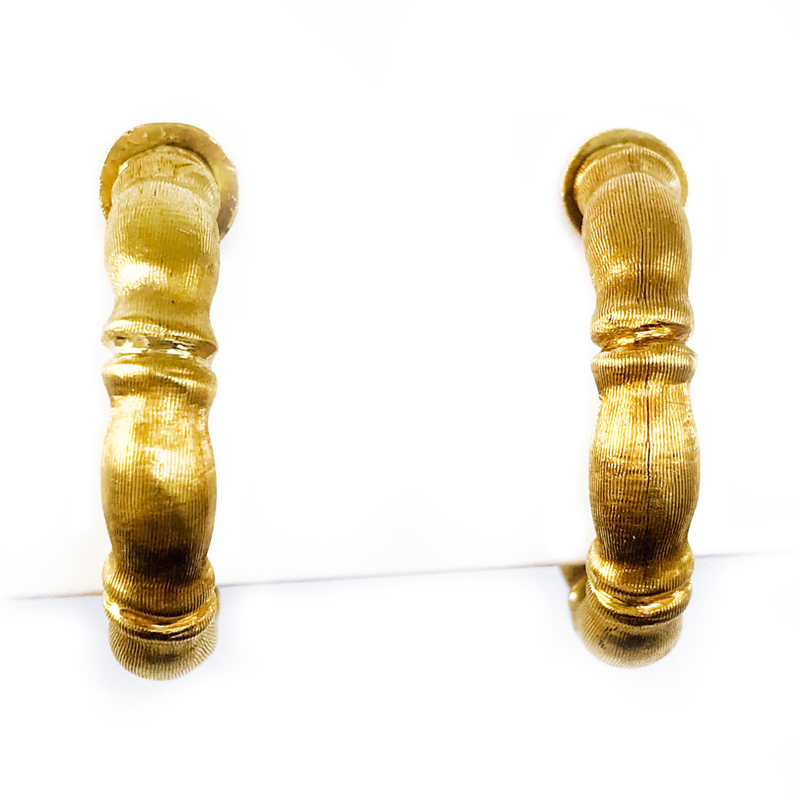 Boucles d'oreilles cerceau en or massif 18 carats Bon état - En vente à Palm Desert, CA