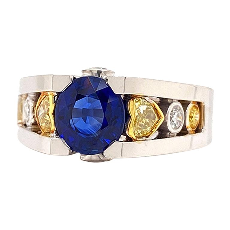 Solid 18 Karat Gold Natural Sapphire and White and Yellow Diamond Ring 12.6g
