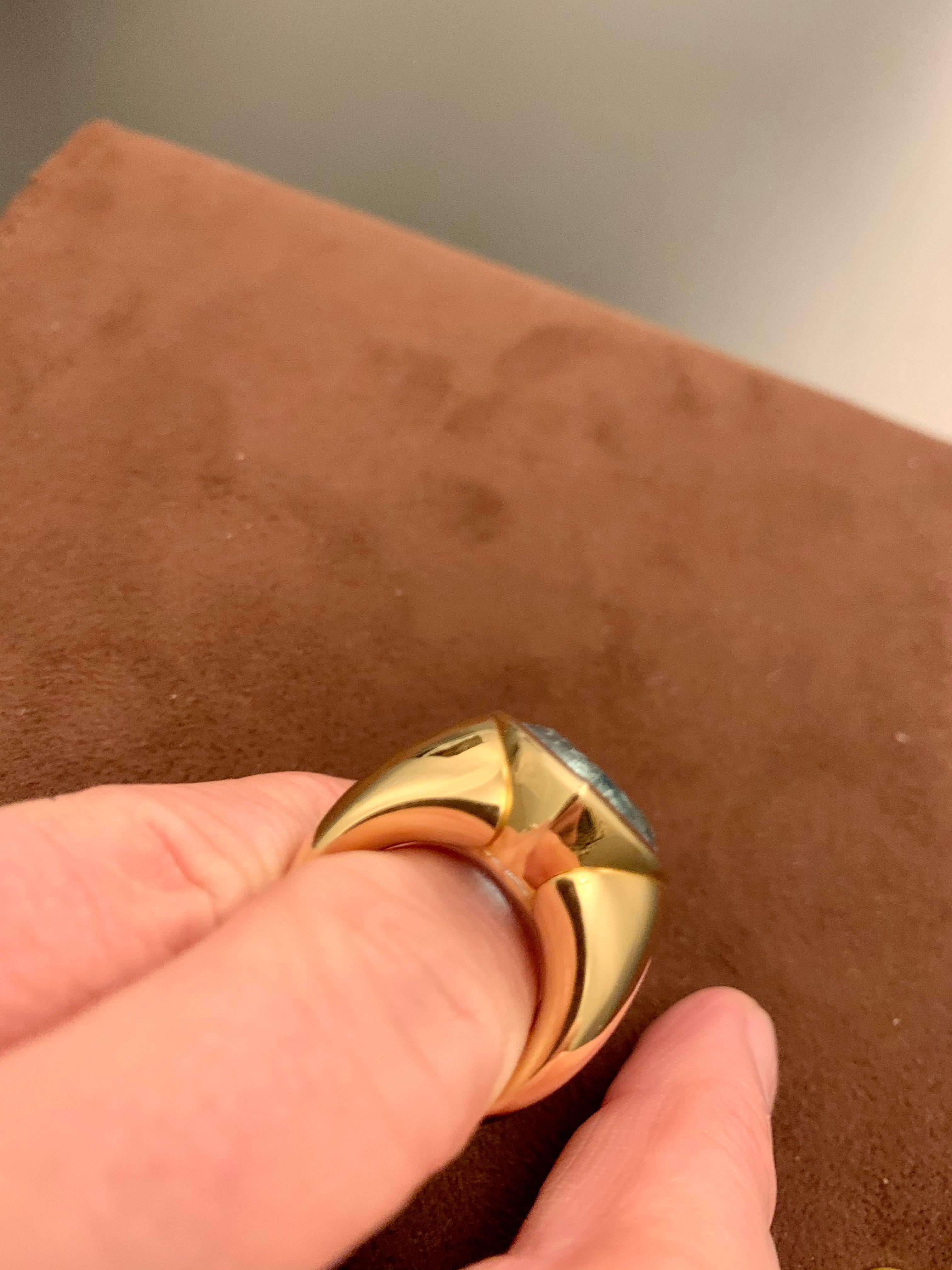 Solid 18 Karat Rose Gold Ring with Heart Shaped Blue Topaz by Sueños Switzerland In Excellent Condition For Sale In Zurich, Zollstrasse