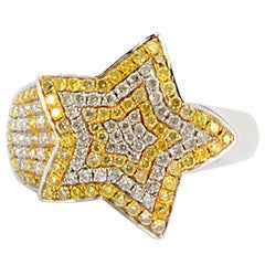 Solid 18 Karat Two-Tone Gold Star Shaped Yellow and White Diamond Ring 6.8g