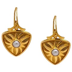 Solid 18 Karat Yellow Gold and Pearl Earrings 5.3g