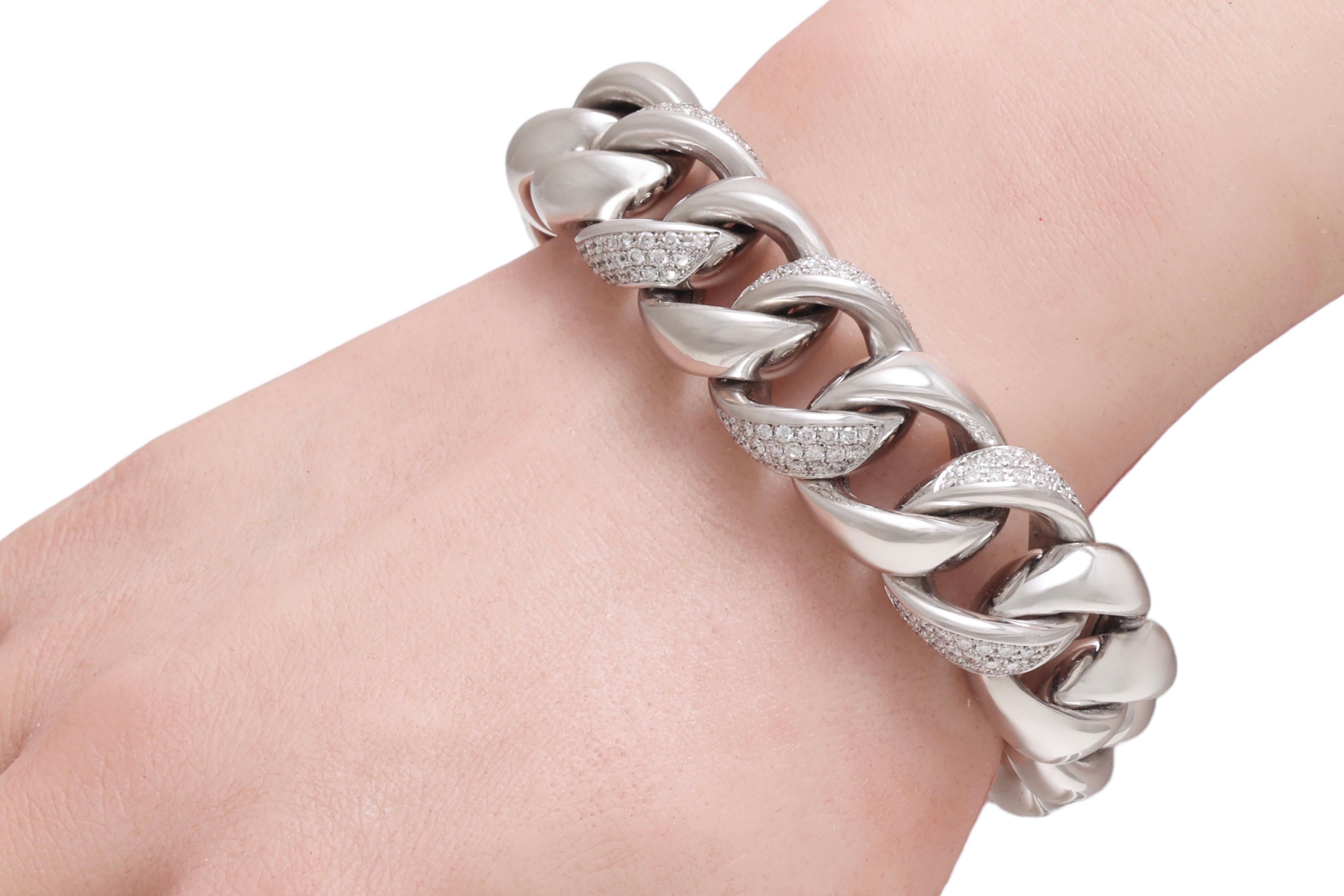 Oro blanco macizo de 18 kt Pulsera de cadena engastada con pavé de 6 ct de diamantes en venta 4